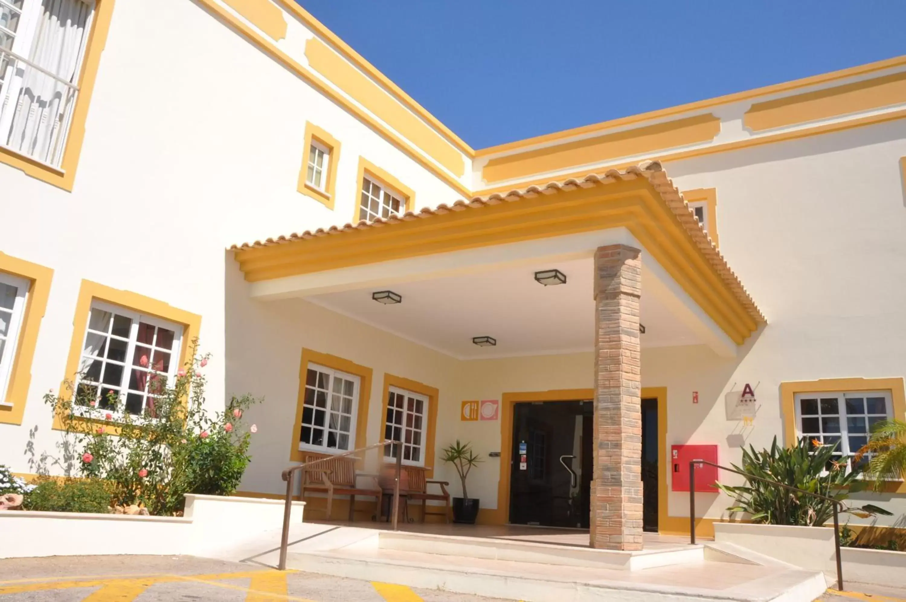 Facade/entrance in Ponta Grande Sao Rafael Resort by Umbral