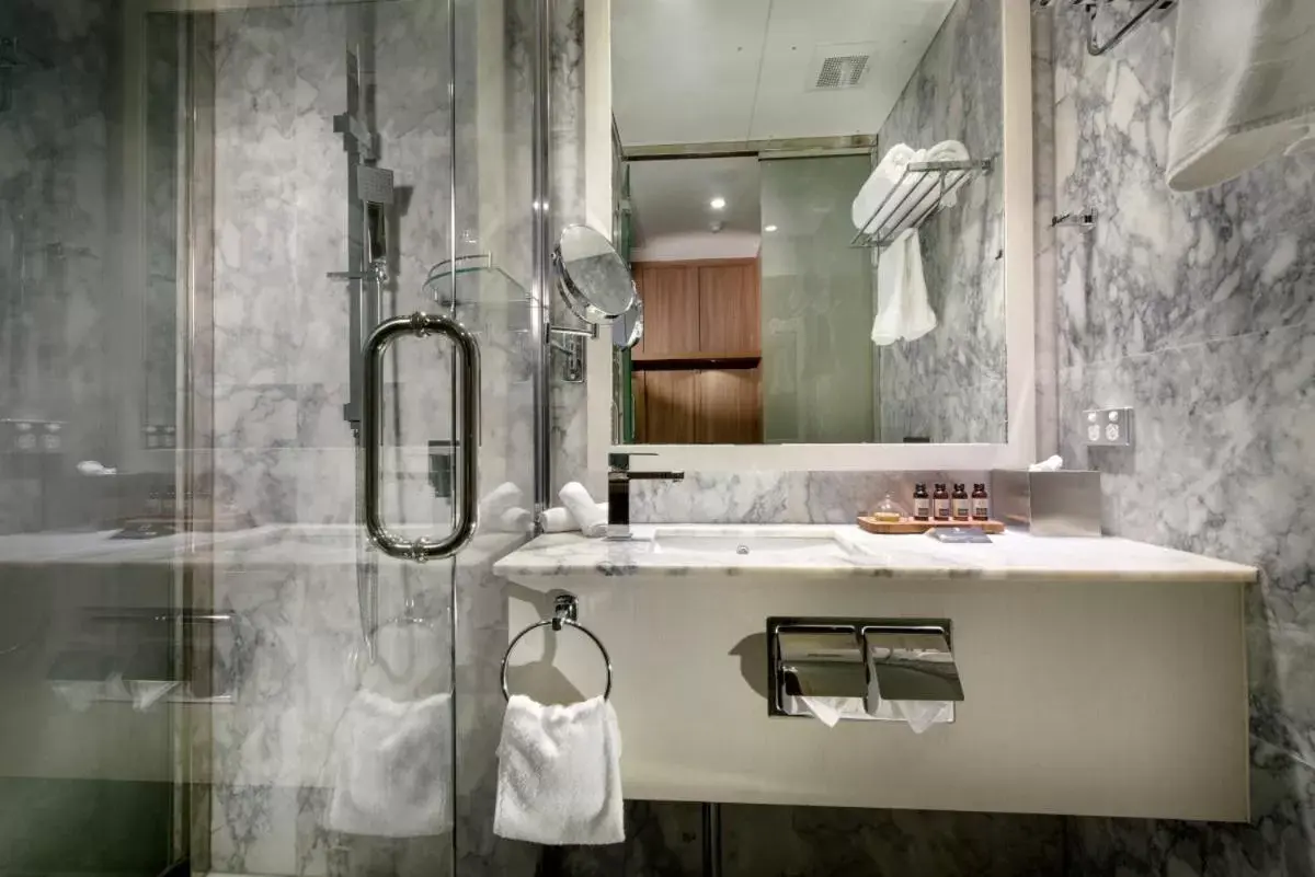 Bathroom in Hougoumont Hotel Fremantle