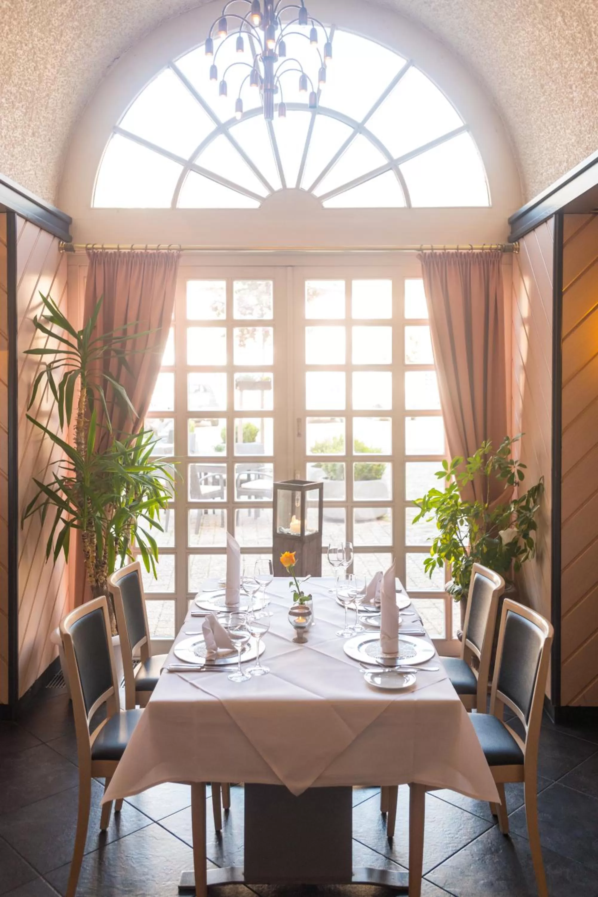 Restaurant/places to eat in Schlosshotel Weilburg