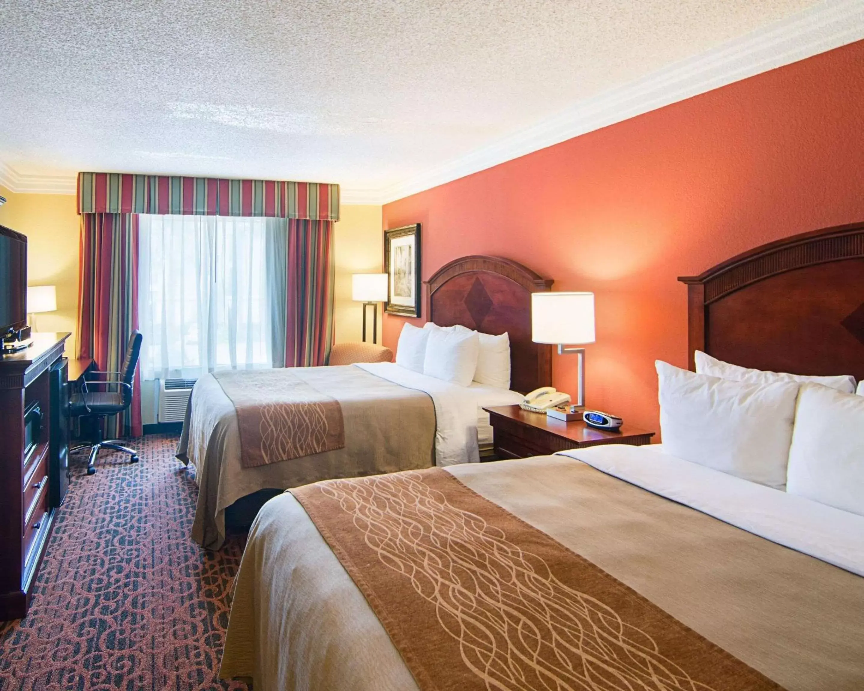 Photo of the whole room, Bed in Comfort Inn & Suites Houston West-Katy