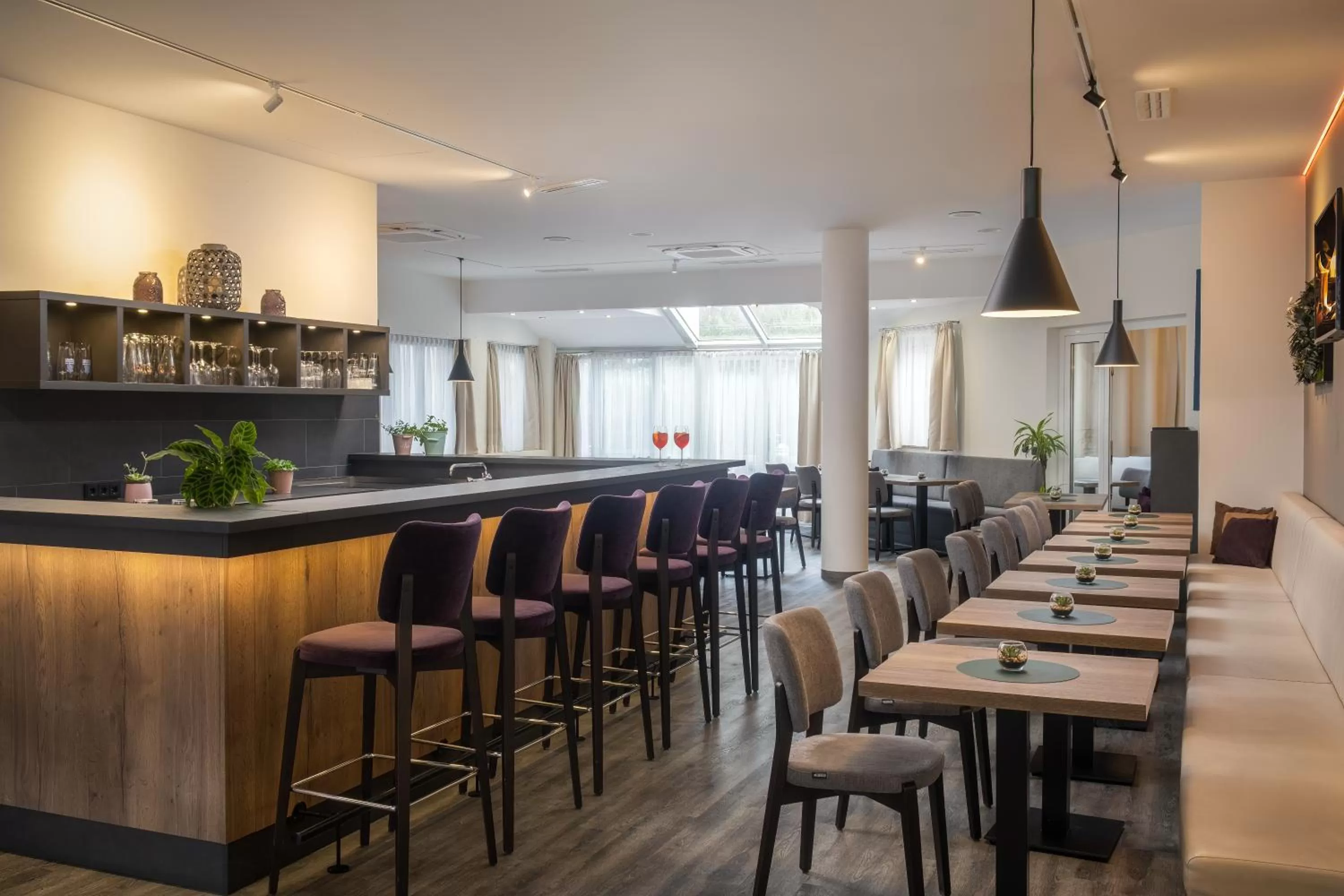 Restaurant/places to eat in AWA Hotel