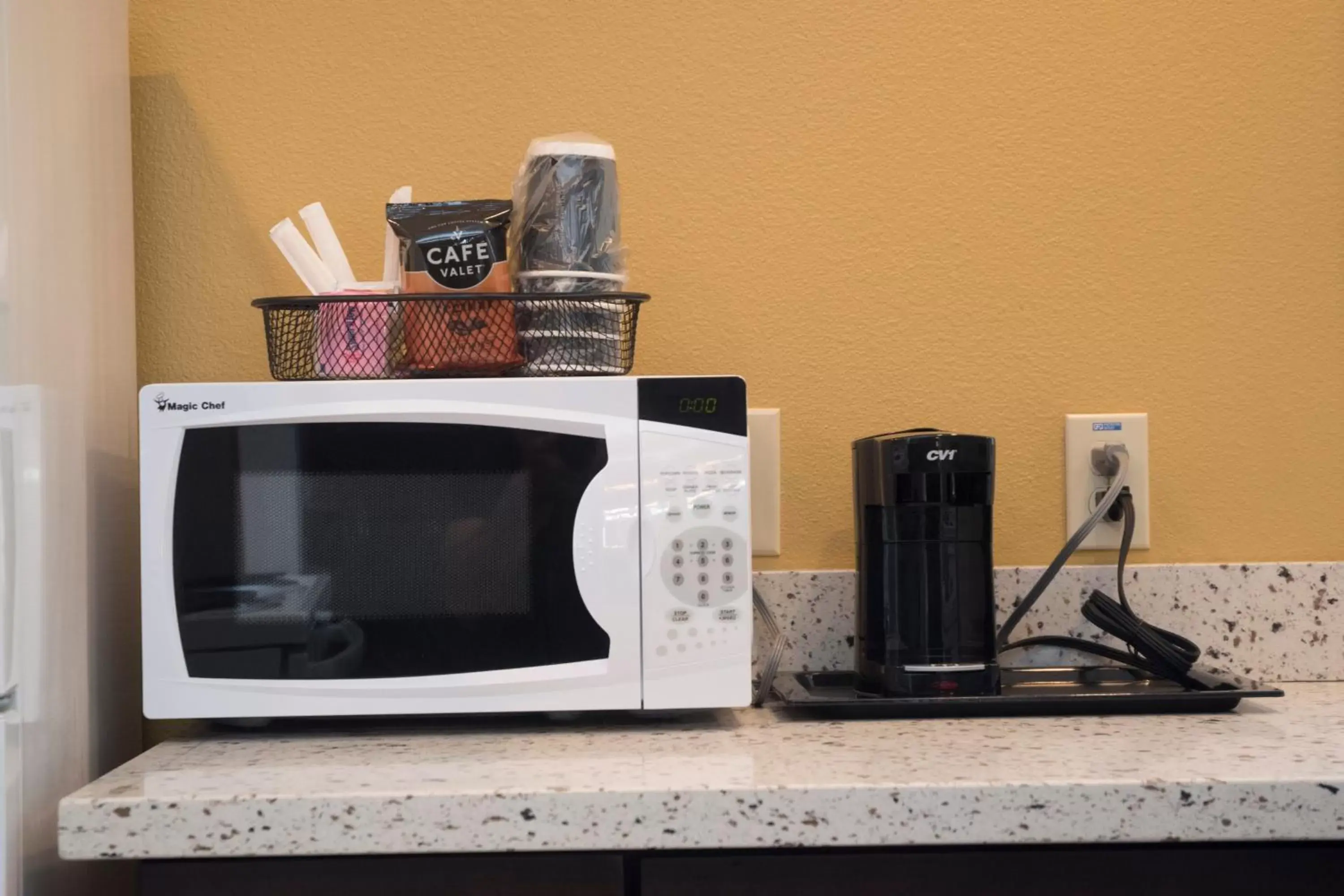 Kitchen or kitchenette in Capitol Hill Motel