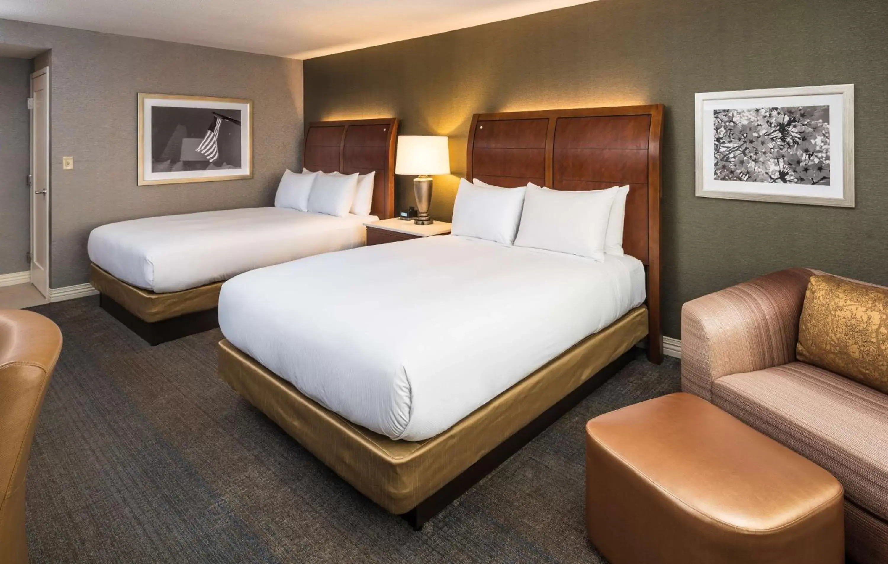 Bed in Hilton Washington DC/Rockville Hotel & Executive Meeting Center