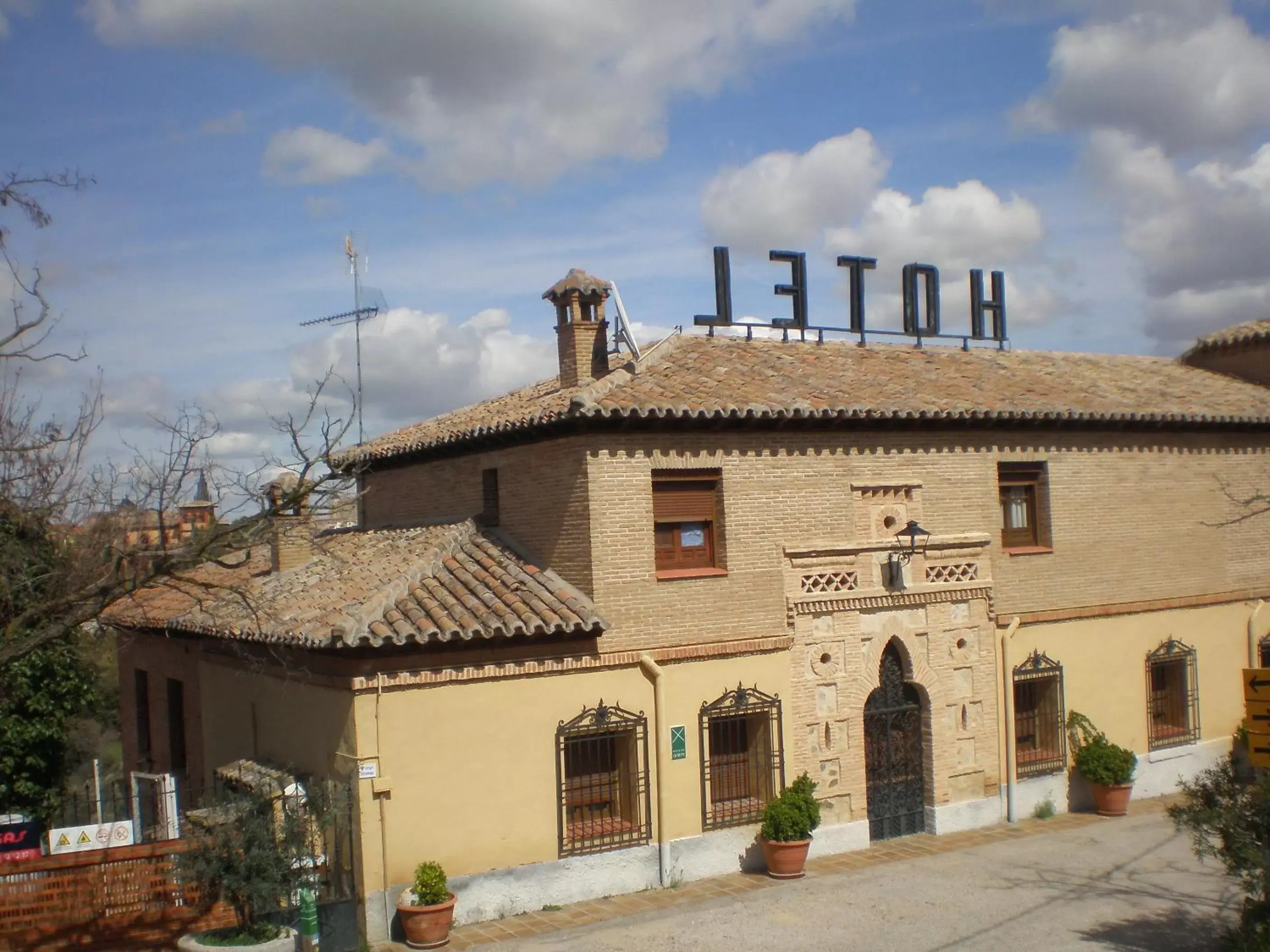 Facade/entrance, Property Building in Hotel Los Cigarrales