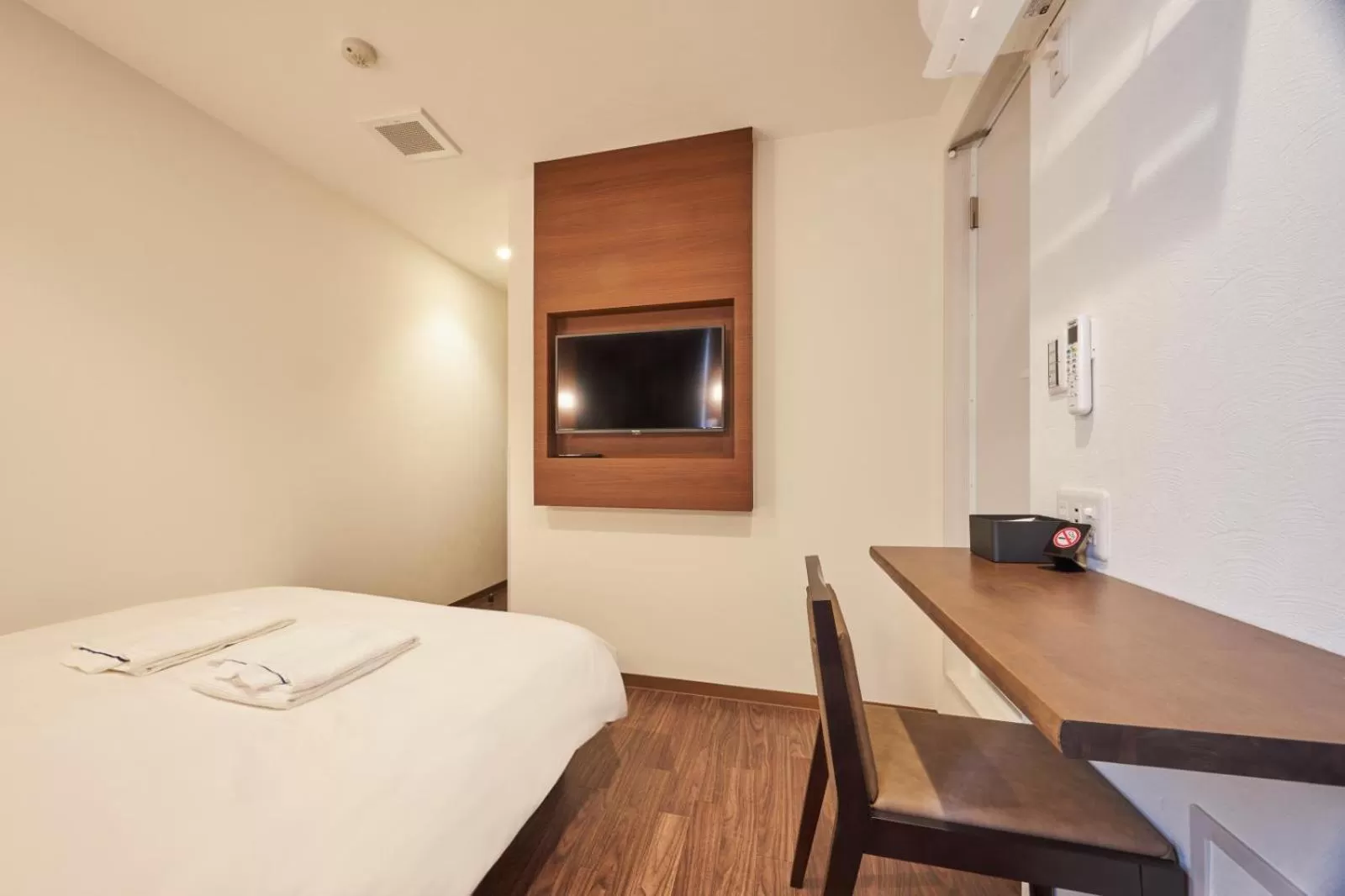 Photo of the whole room, Bed in 花築浅草和心ホテル