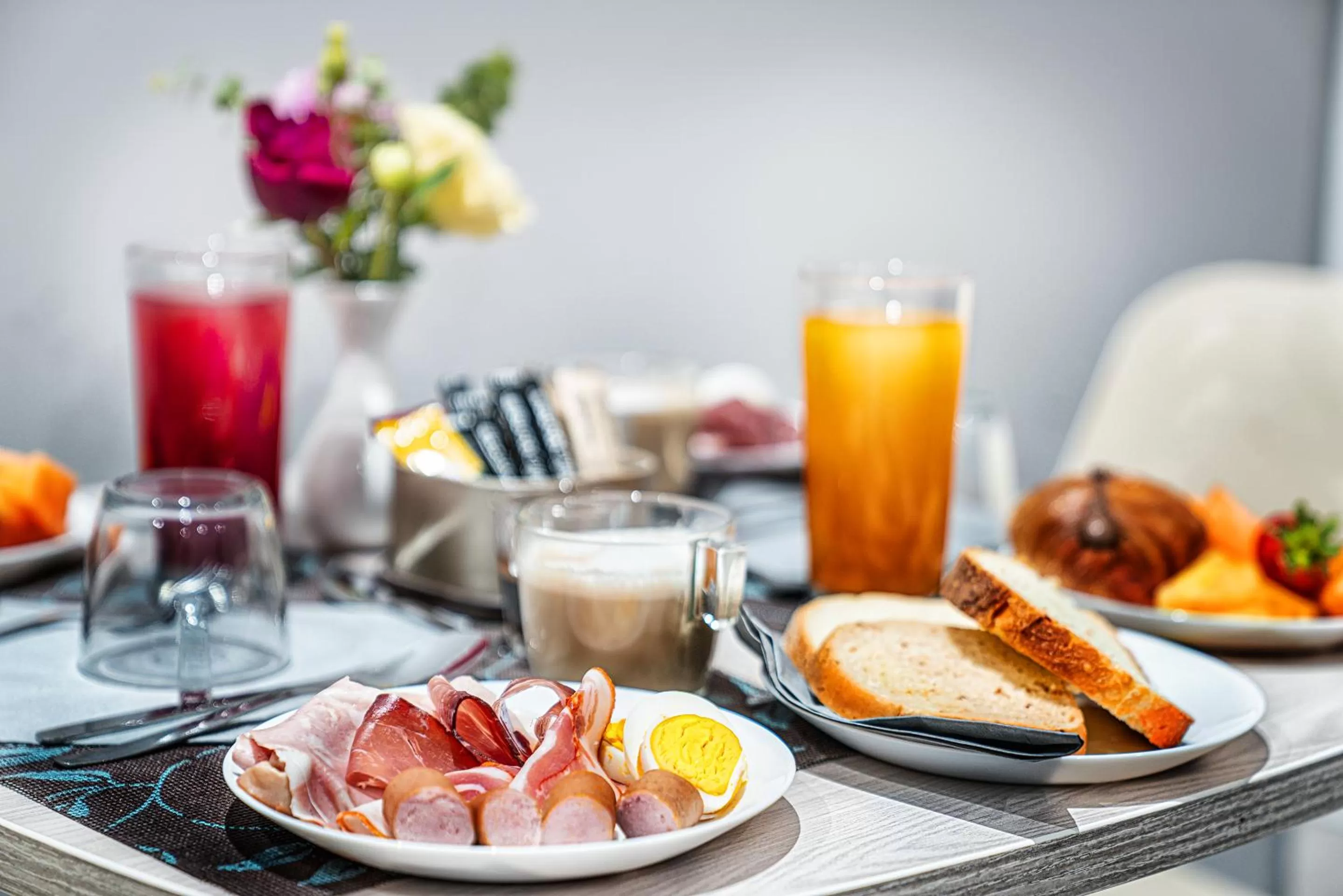 Breakfast in Hotel Varese