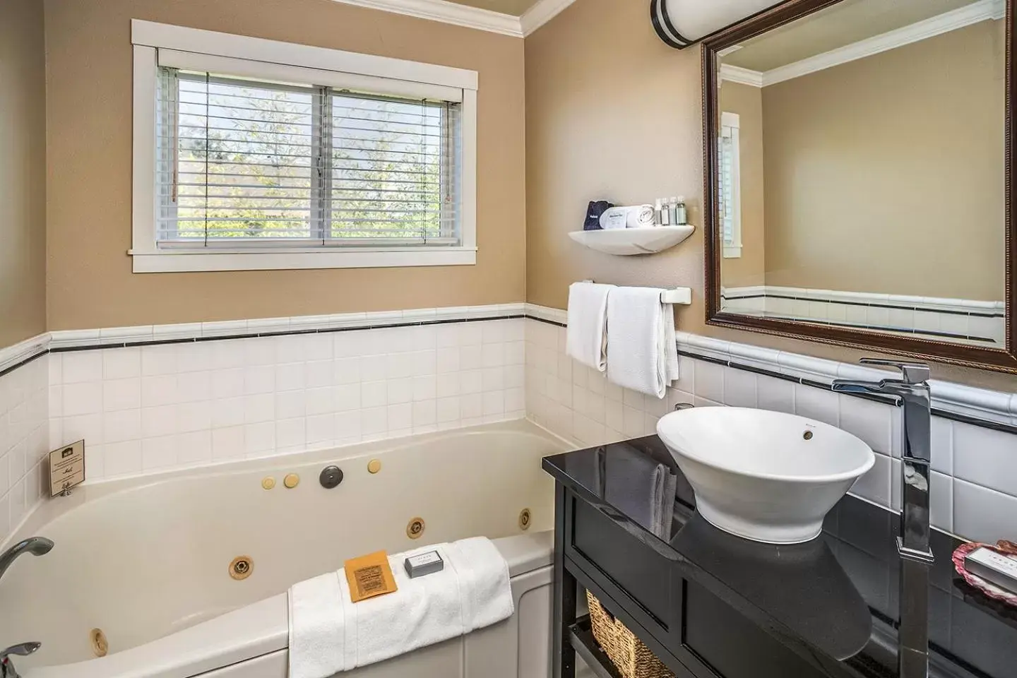 Bathroom in Cannon Beach Hotel Collection