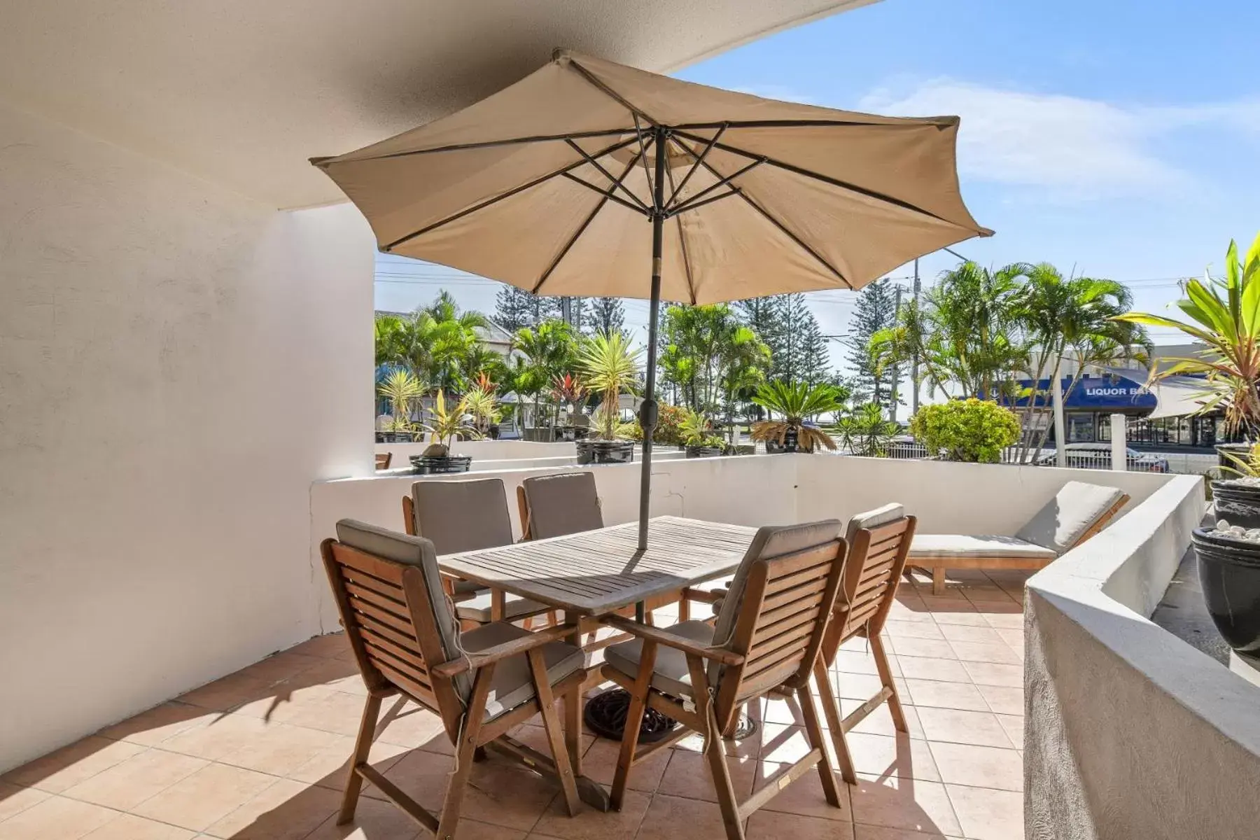 Patio in Kirra Palms Holiday Apartments