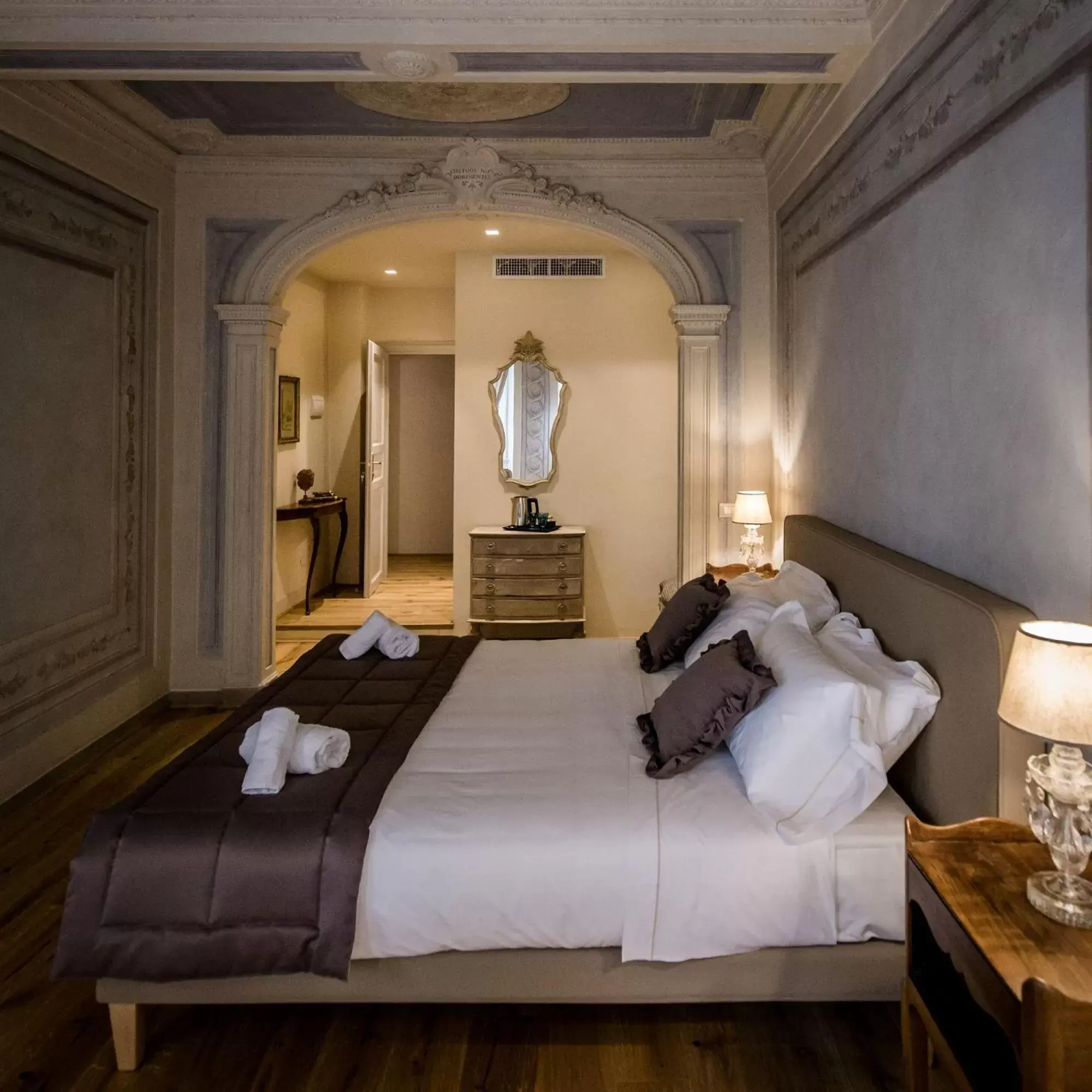 Photo of the whole room, Bed in San Pier Novello in Oltrarno