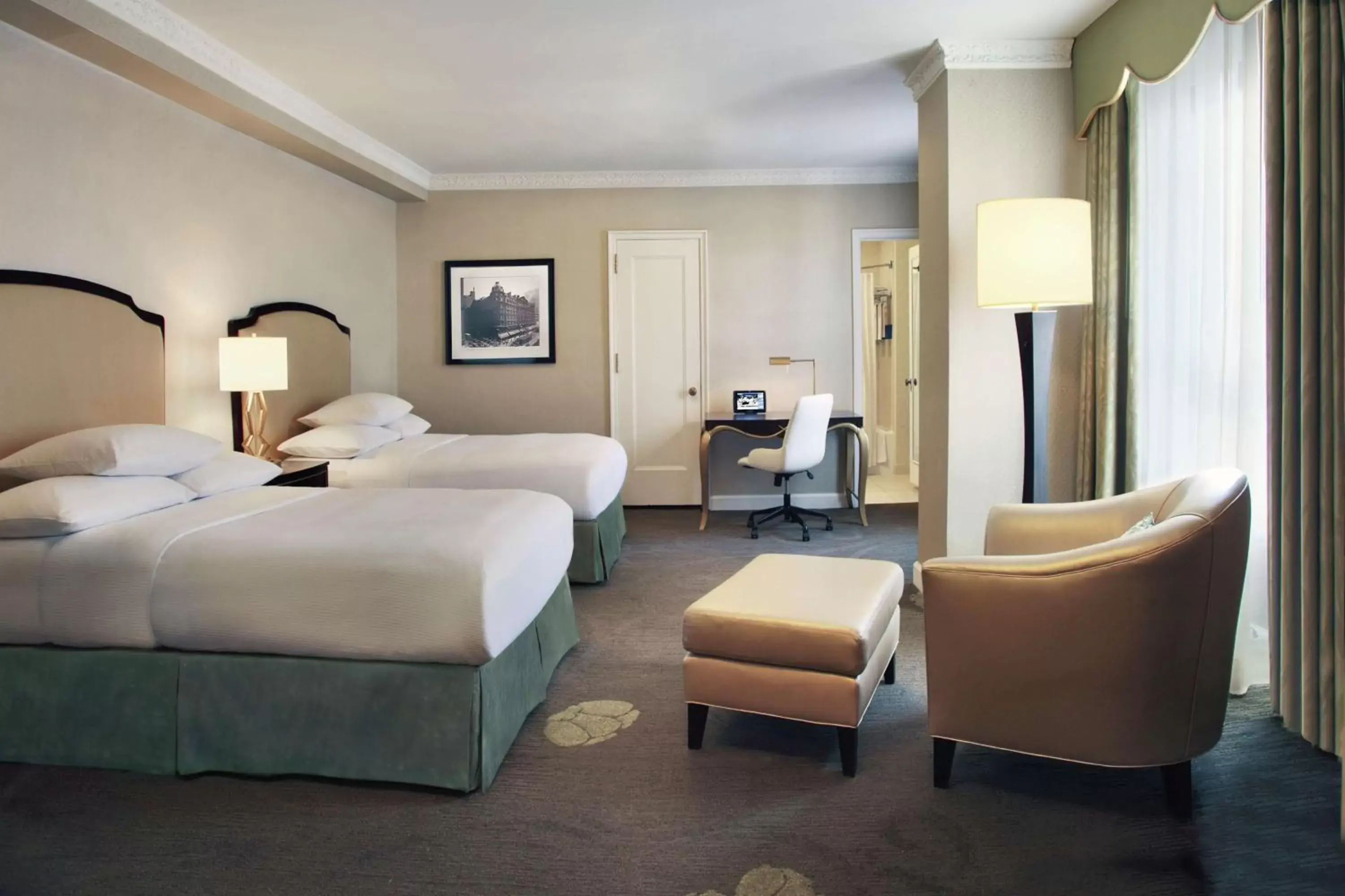 Premium Double Room in The Palmer House Hilton Premium Double Room in The Palmer House Hilton