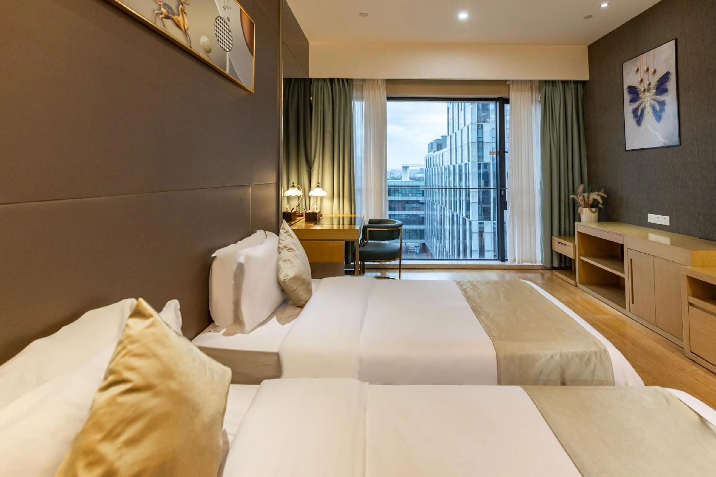 Bed in Guangzhou Xing Yi International Apartment - Poly World Branch