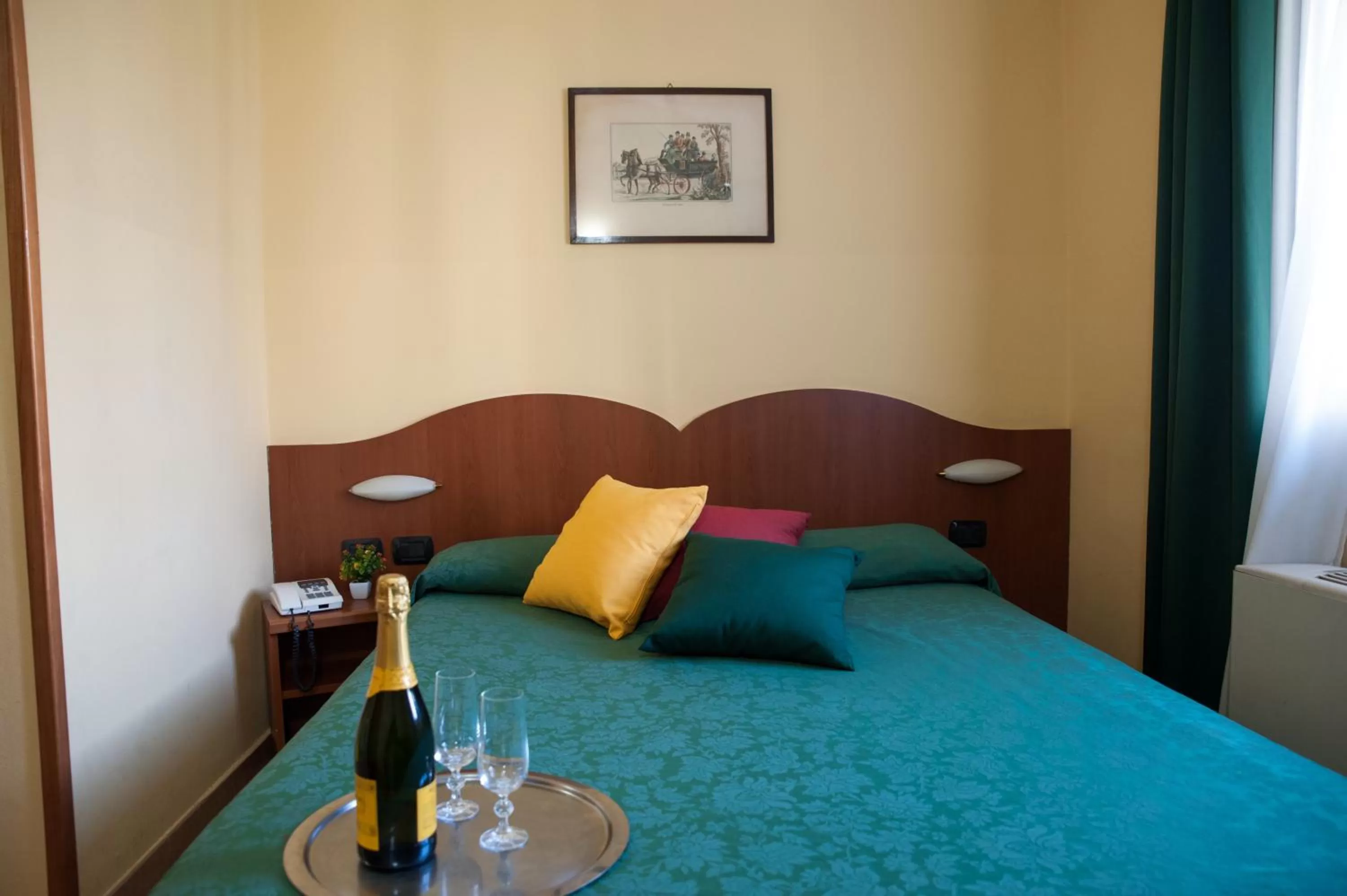 Bedroom, Bed in The Best Hotel