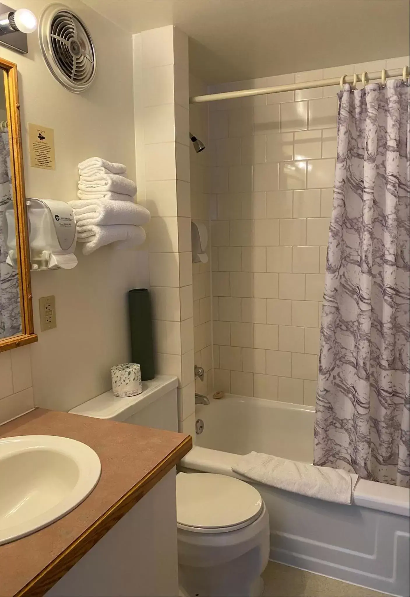 Bathroom in Stork Nest Inn