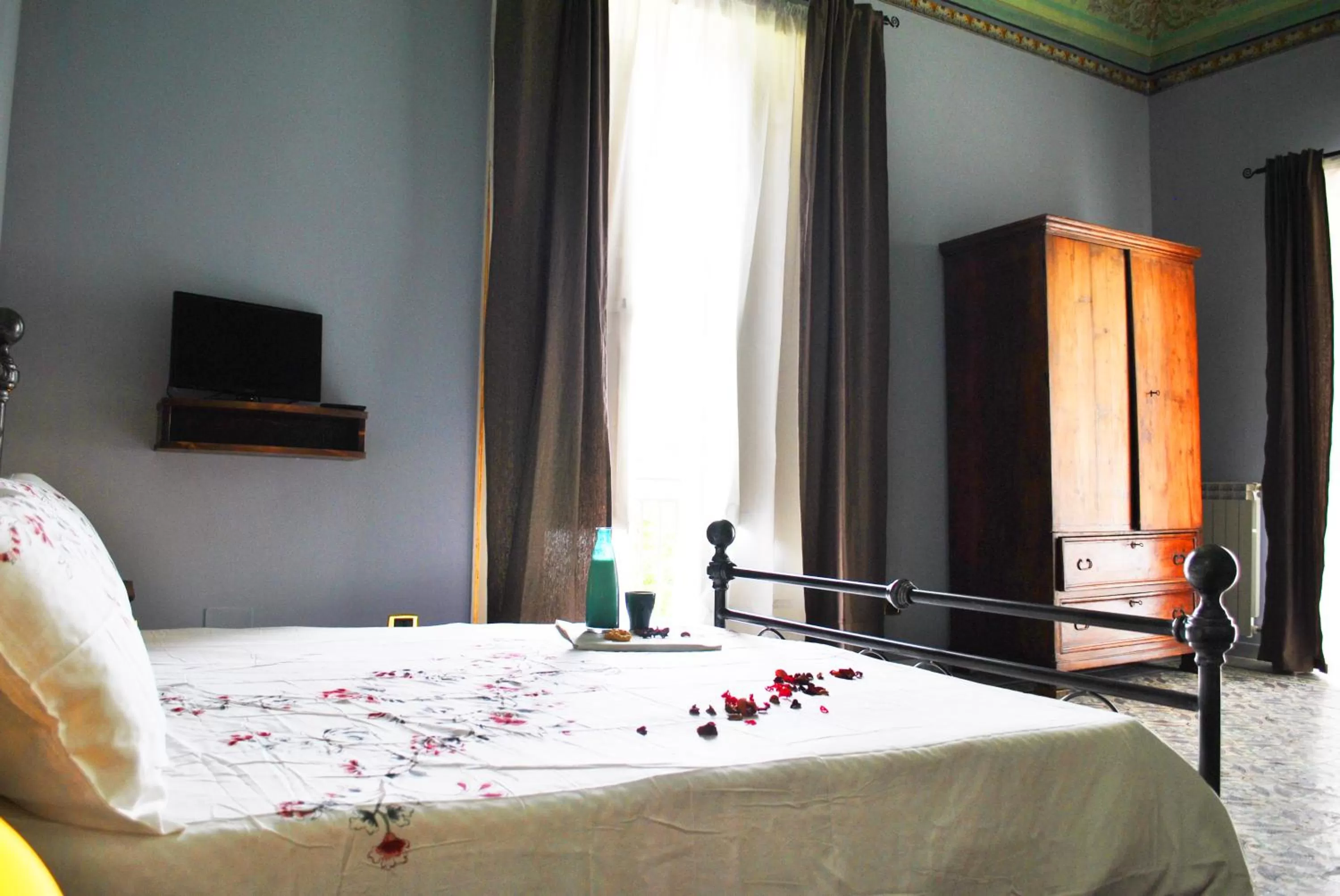 Decorative detail, Bed in Antica Dimora