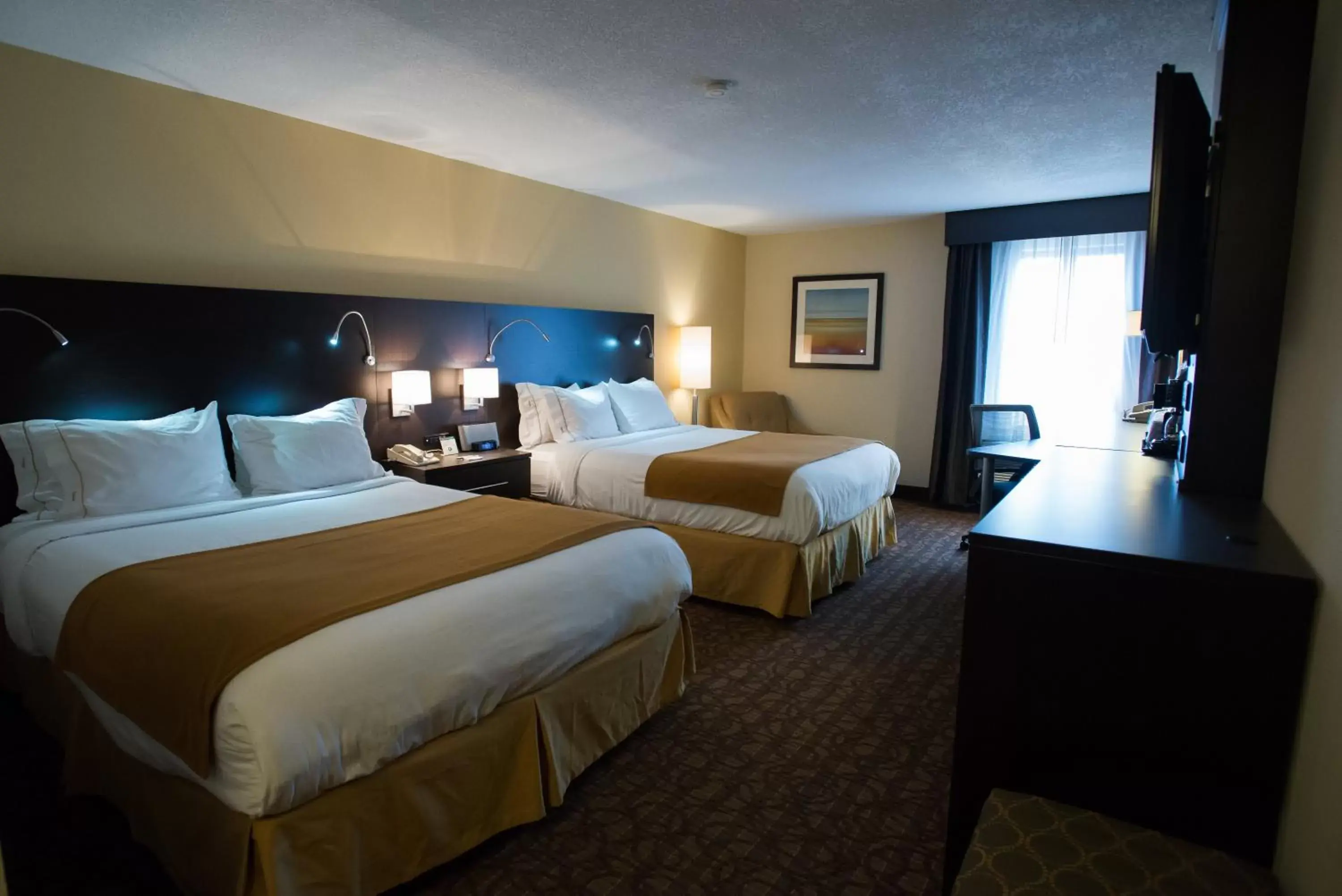 Photo of the whole room, Bed in Holiday Inn Express Hotels & Suites Topeka West, an IHG Hotel