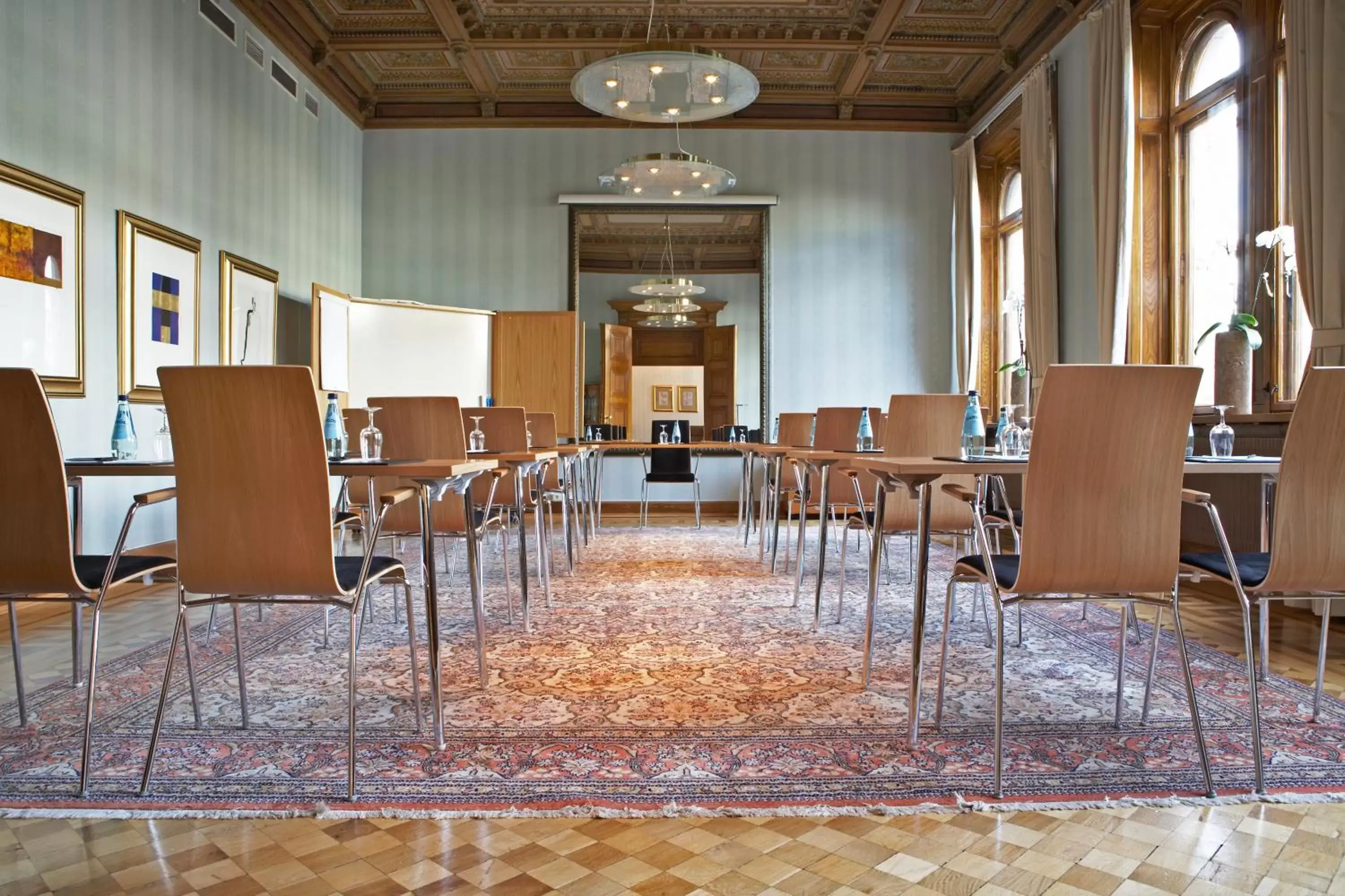 Meeting/conference room in Elite Plaza Hotel