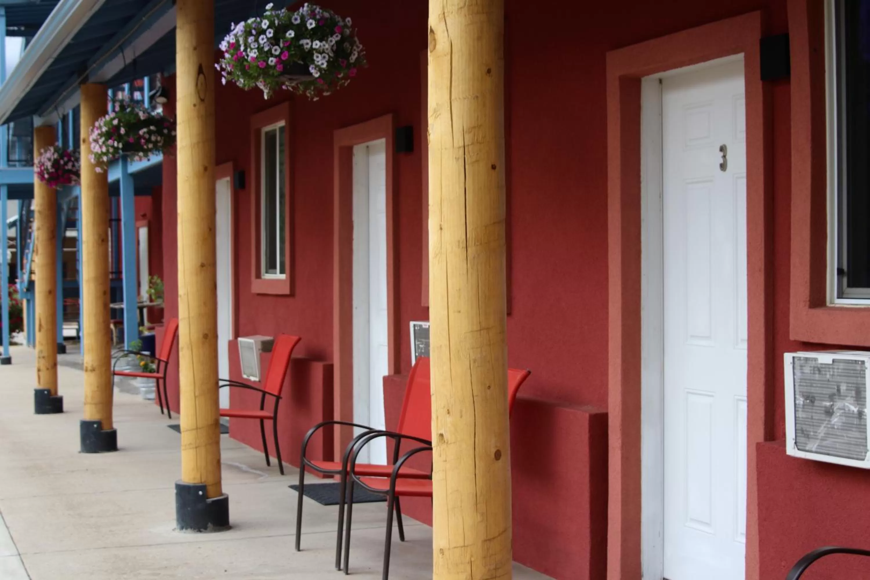 Facade/entrance in Mancos Inn