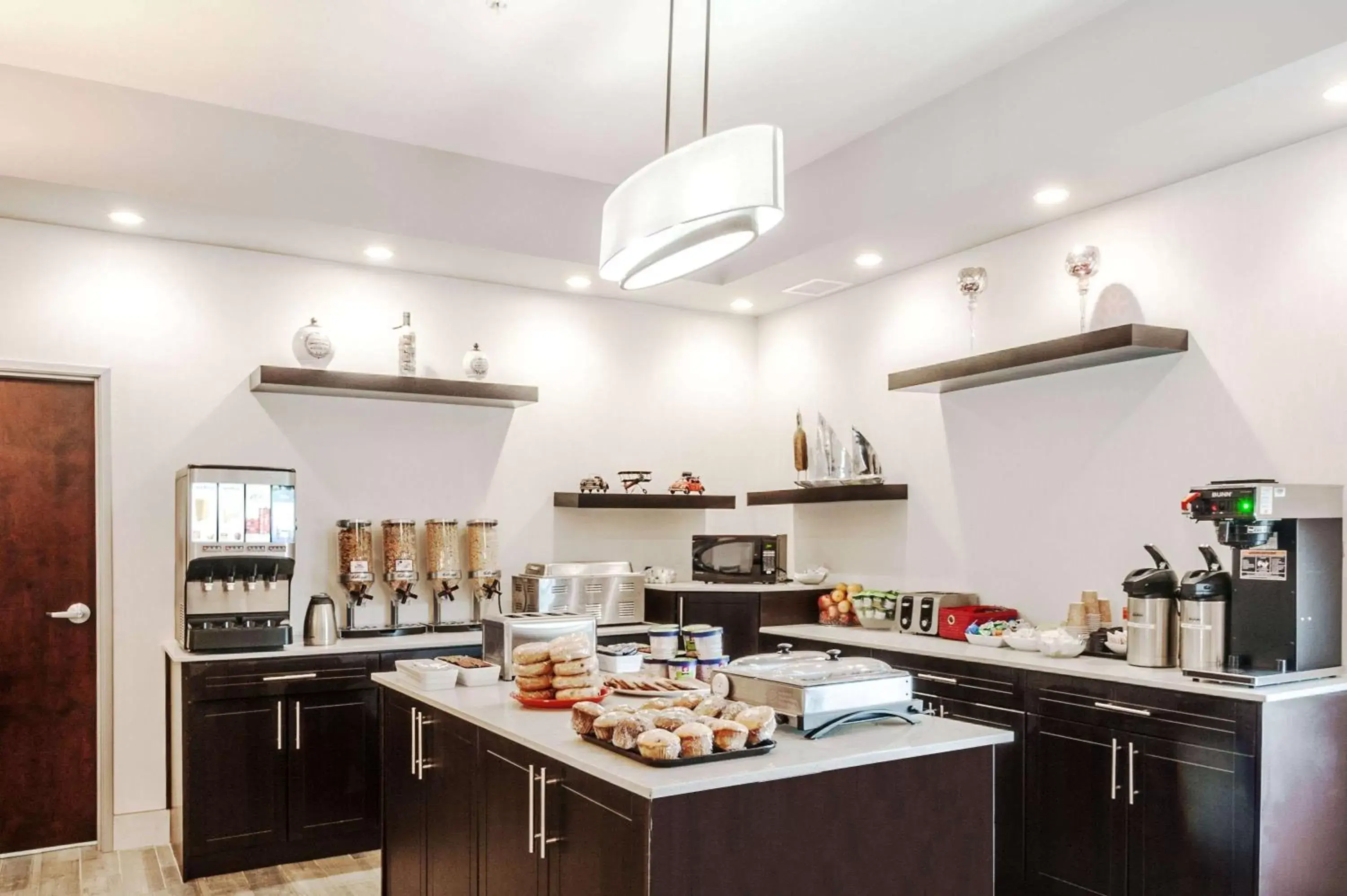 Restaurant/places to eat in Ramada by Wyndham Moose Jaw Restaurant/places to eat in Ramada by Wyndham Moose Jaw