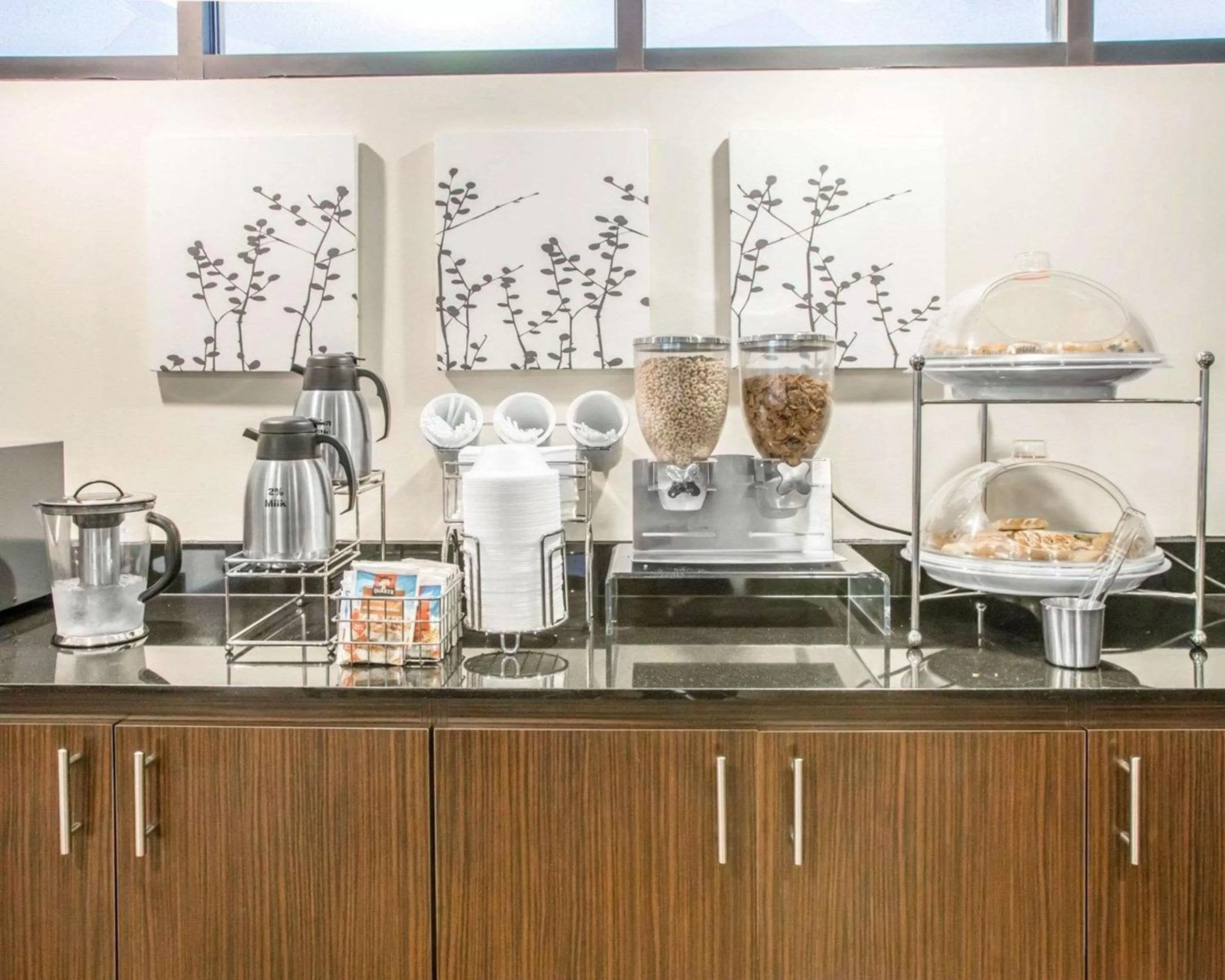 Restaurant/places to eat in Sleep Inn Midway Airport