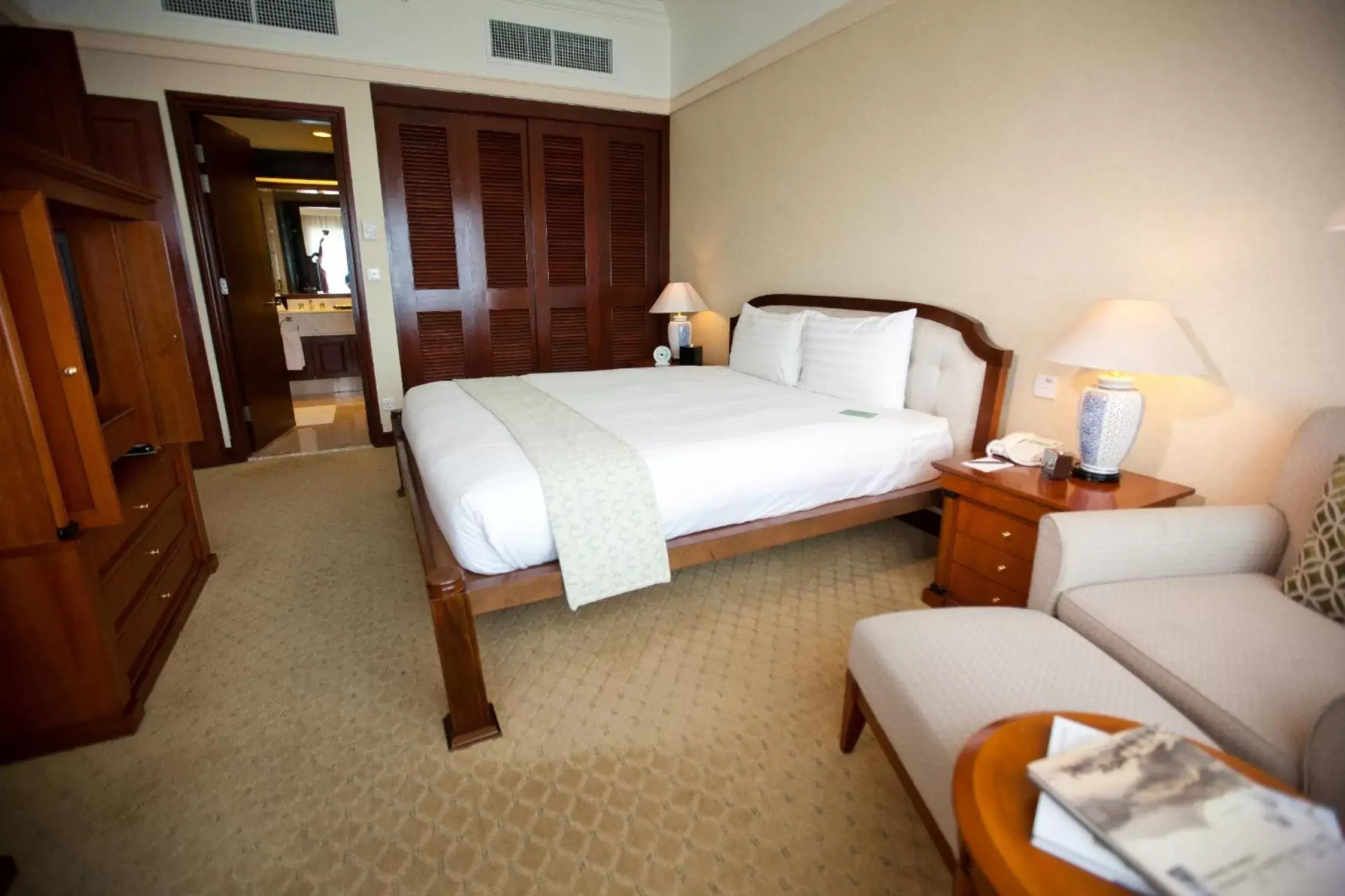 Bed in Evergreen Laurel Hotel Penang