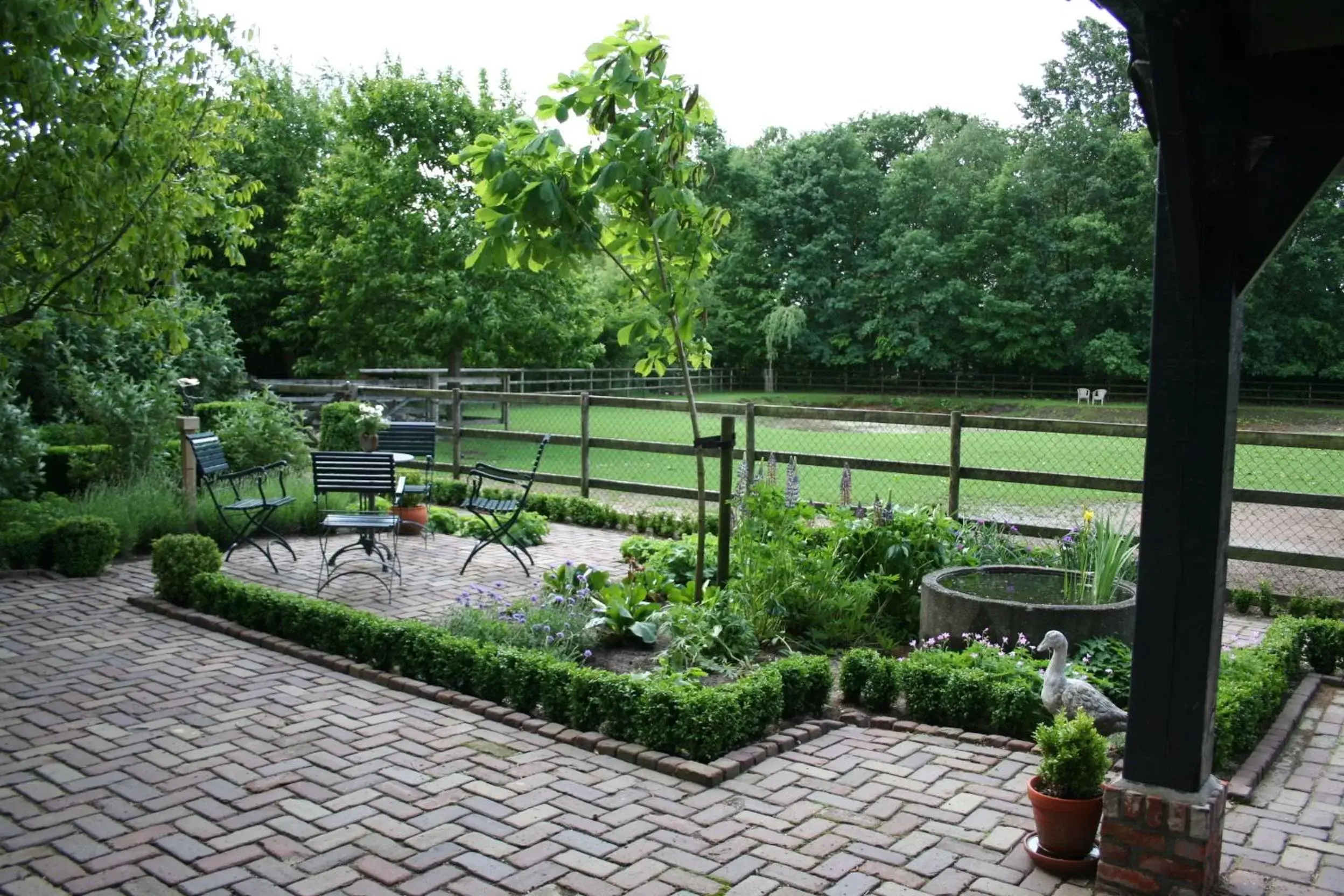 Garden view in Landrop Bed & Breakfast