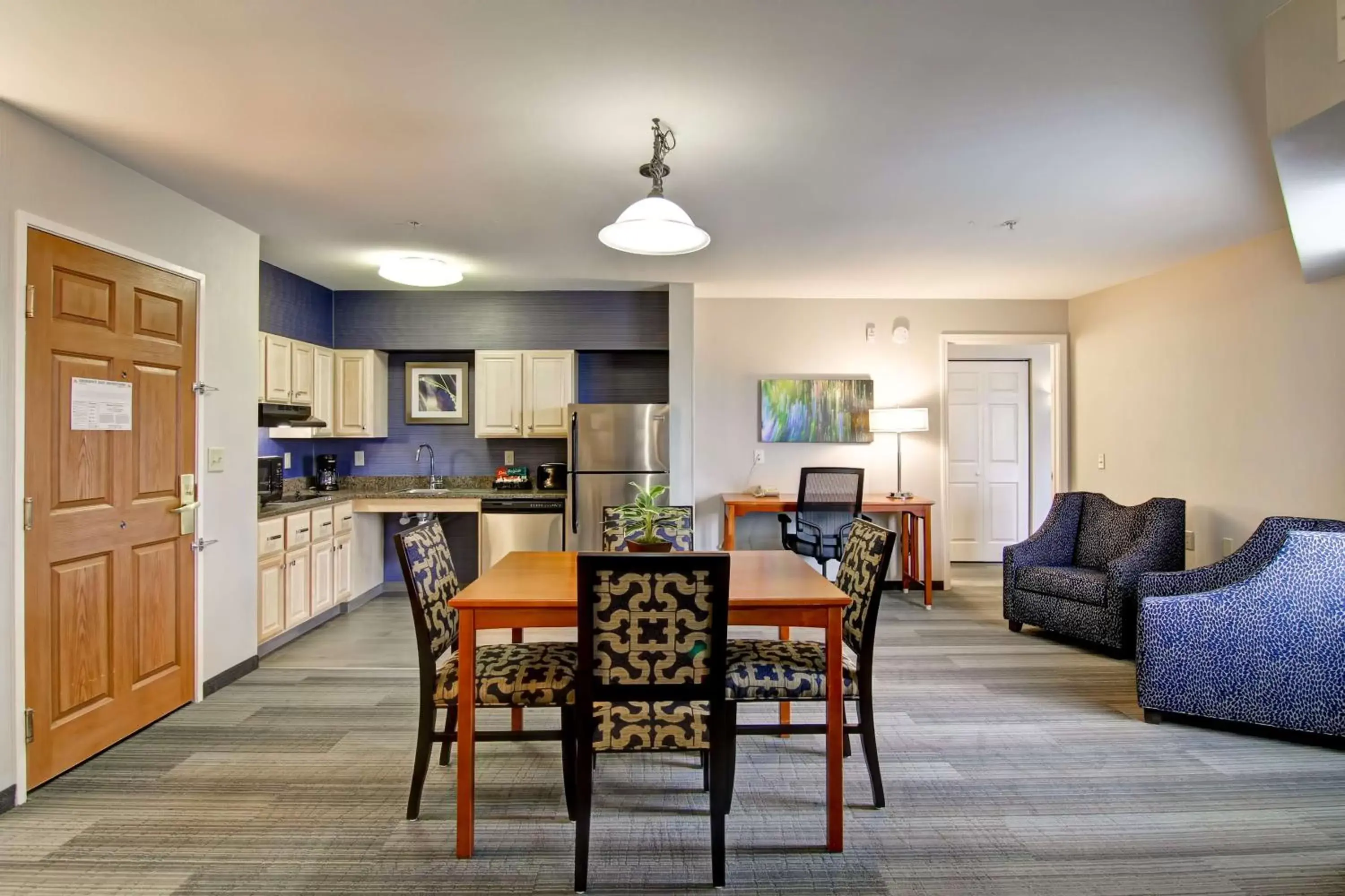 Kitchen or kitchenette, Kitchen/Kitchenette in Homewood Suites by Hilton Stratford