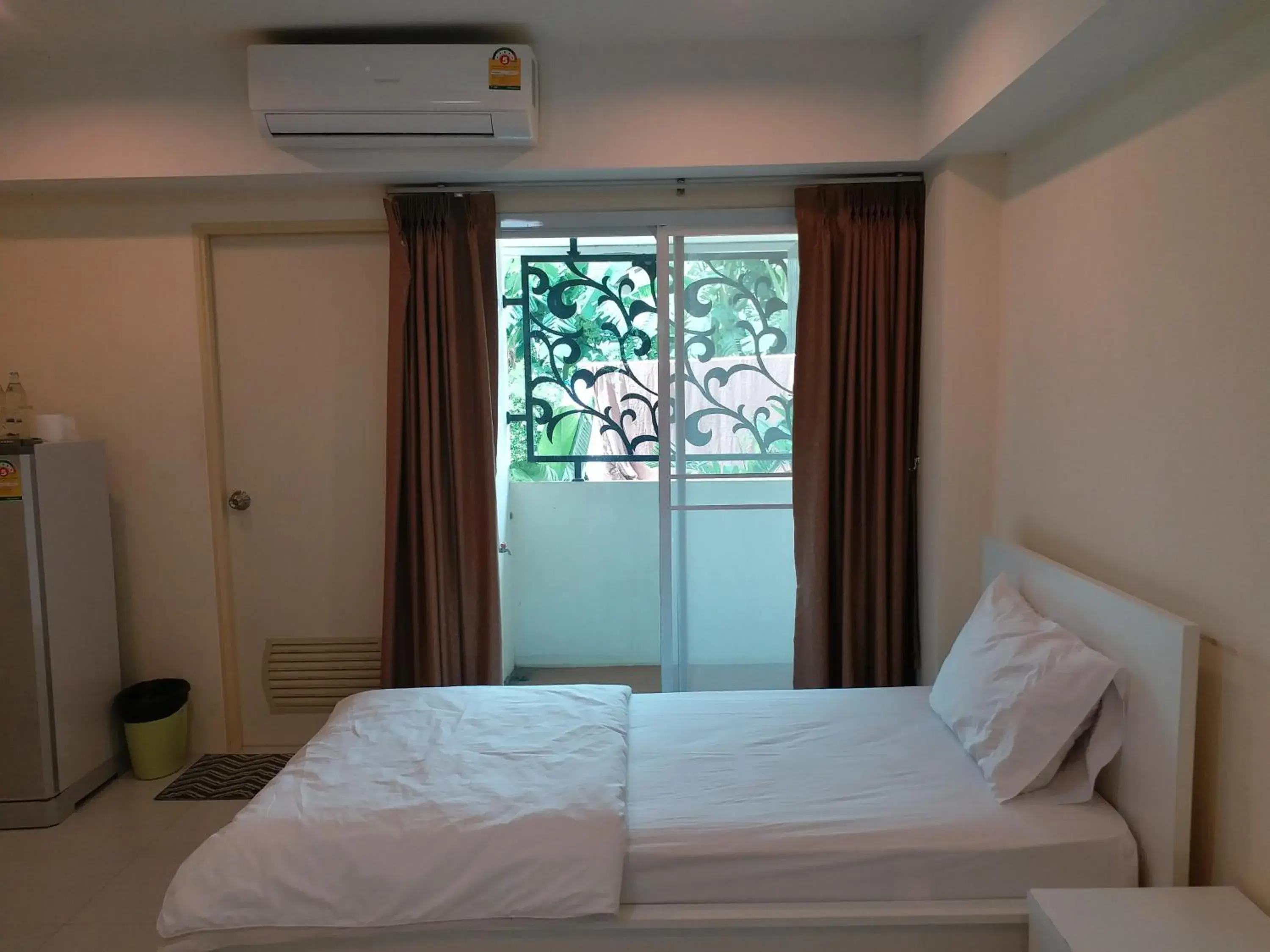 Bed, Room Photo in TongPrasit Place