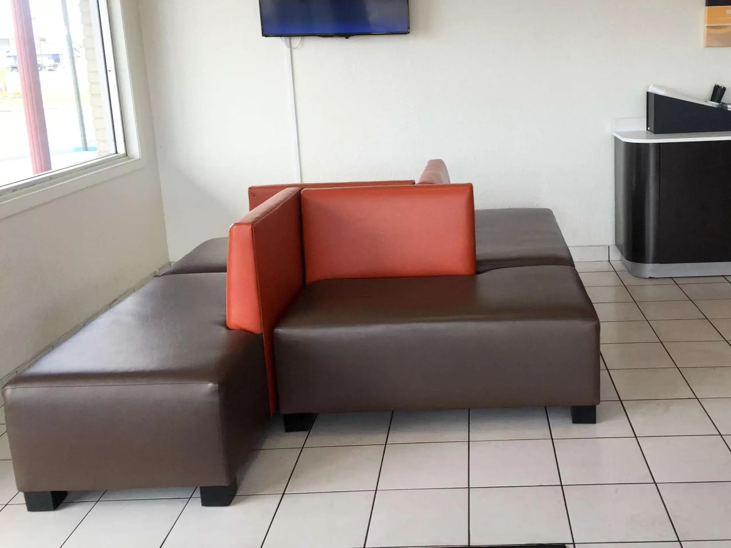Lobby or reception, Seating Area in Motel 6-Wildwood, FL