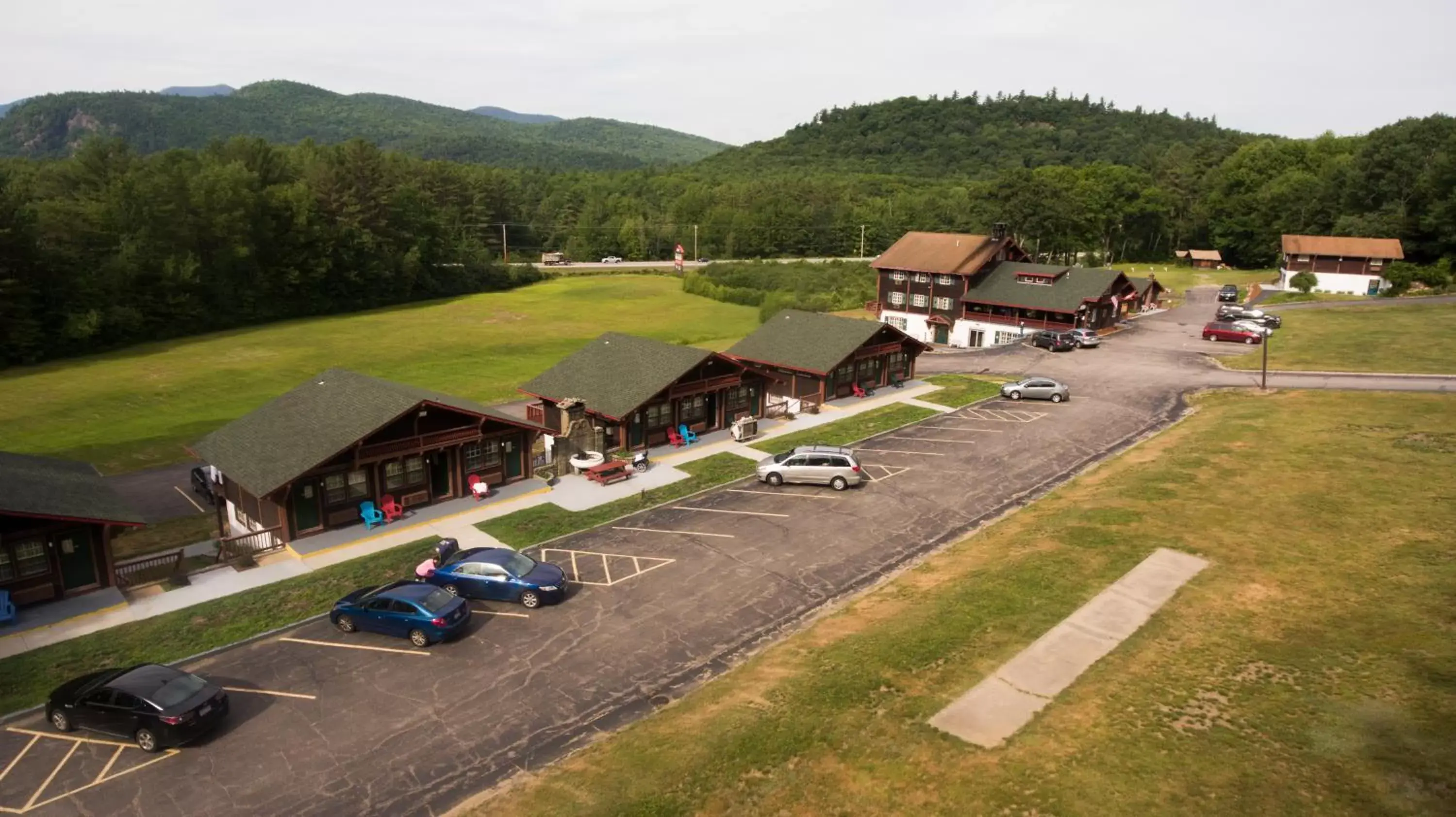 Property building, Bird's-eye View in Swiss Chalets Village Inn