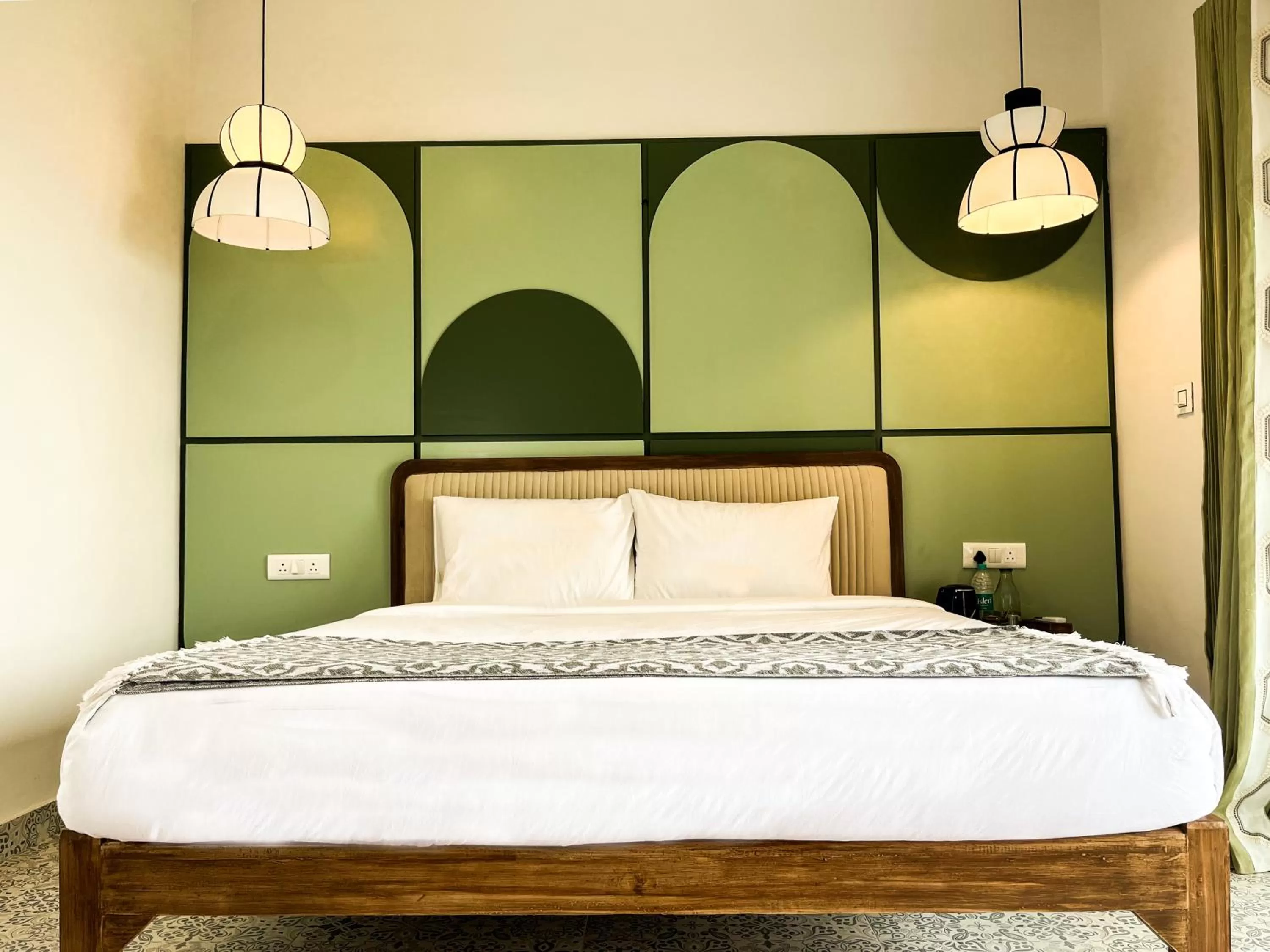 Bed in Seclude Kasauli, Himachal Pradesh