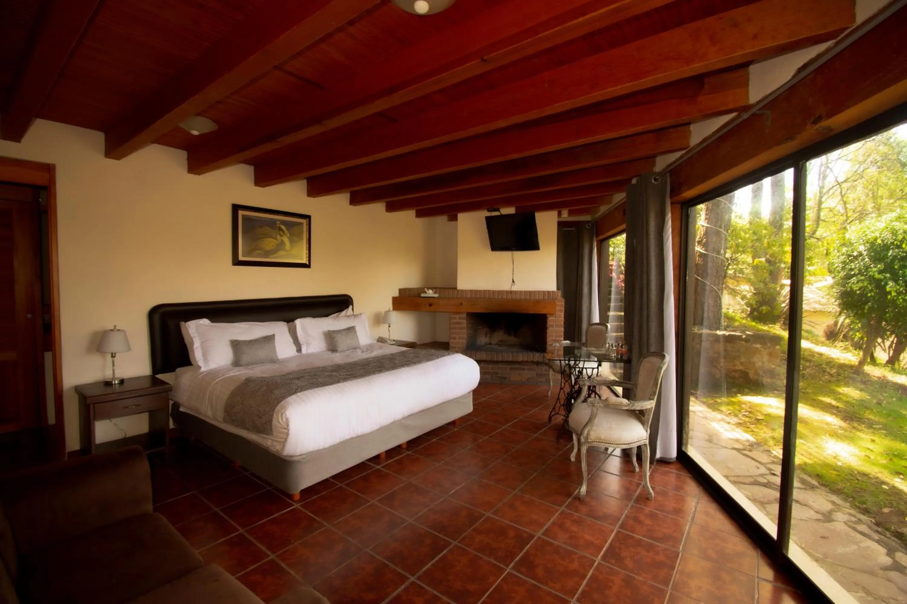 Photo of the whole room, Bed in Loto Azul Resort & Spa