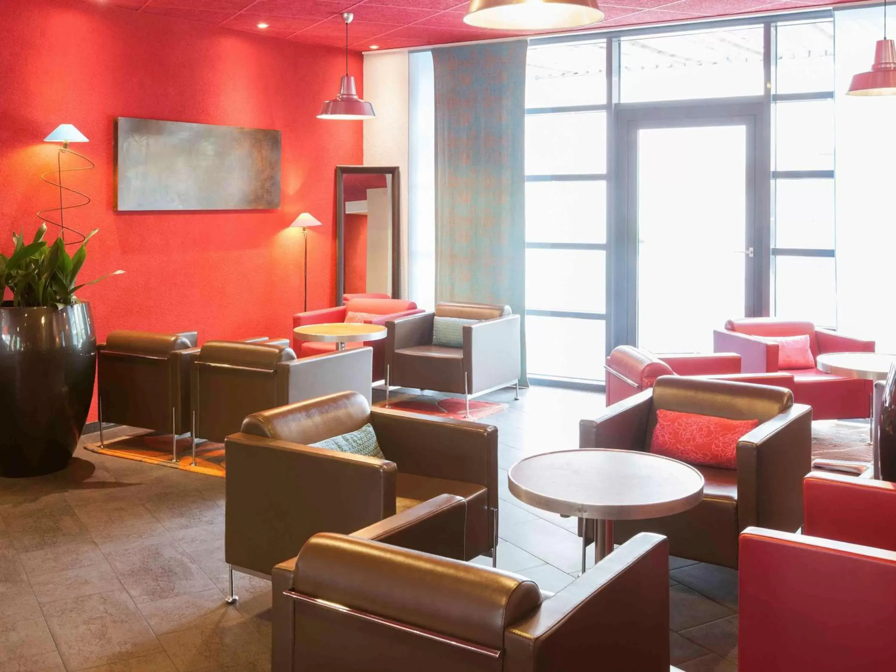 Restaurant/places to eat, Lounge/Bar in Novotel Suites Nancy Centre