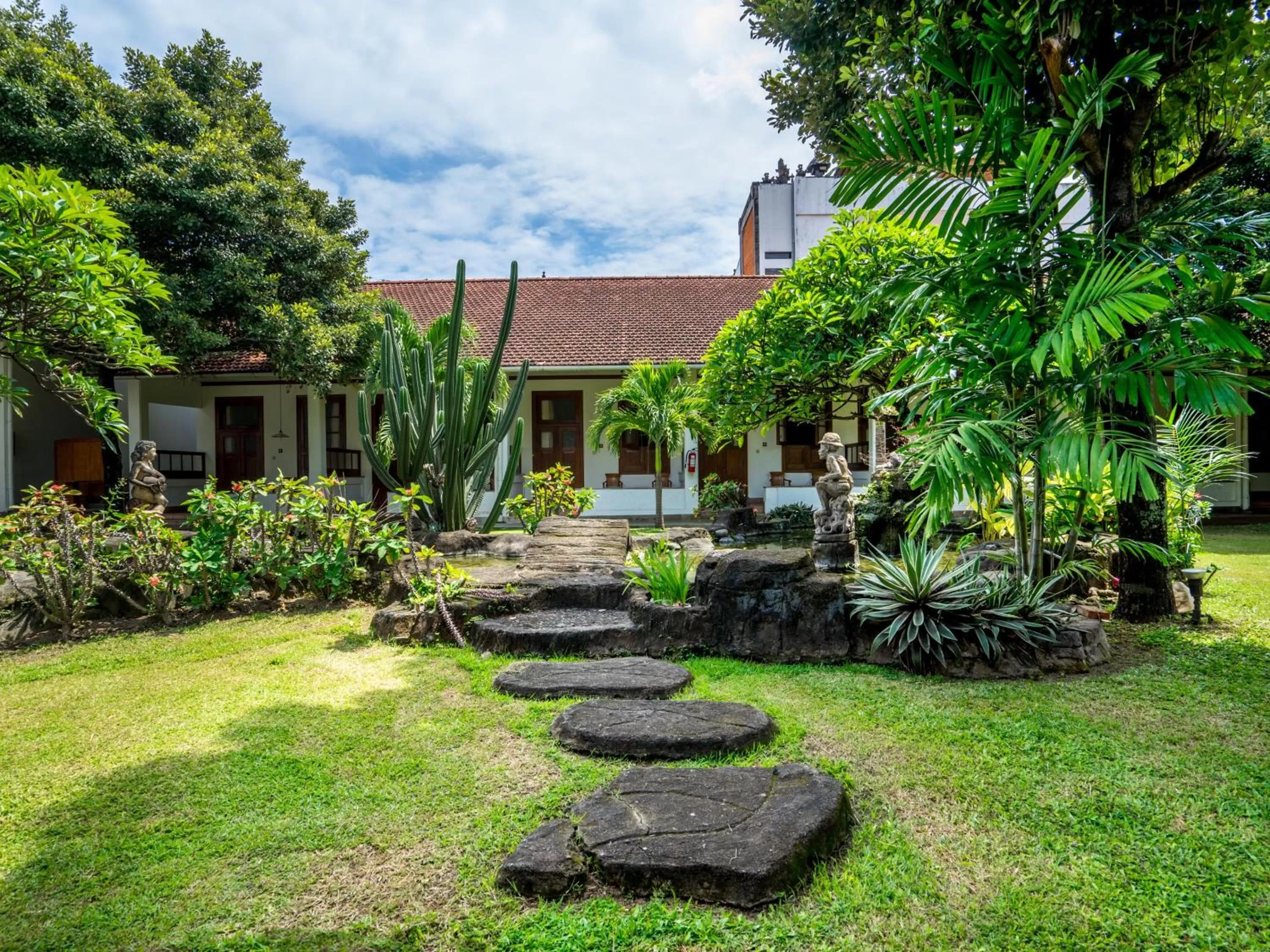 Garden in Inna Bali Heritage Hotel