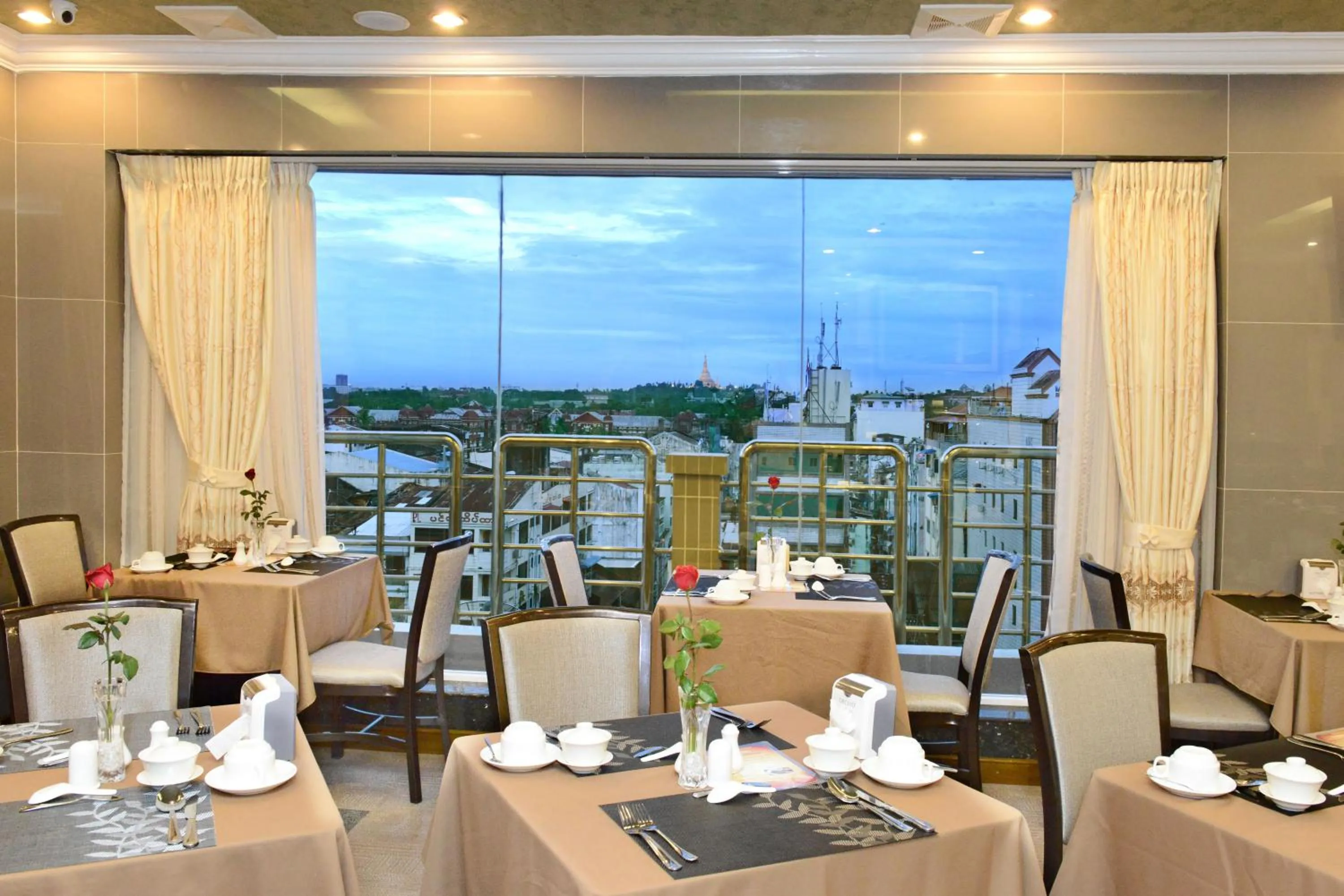 Restaurant/places to eat in Hotel Grand United - 21st Downtown