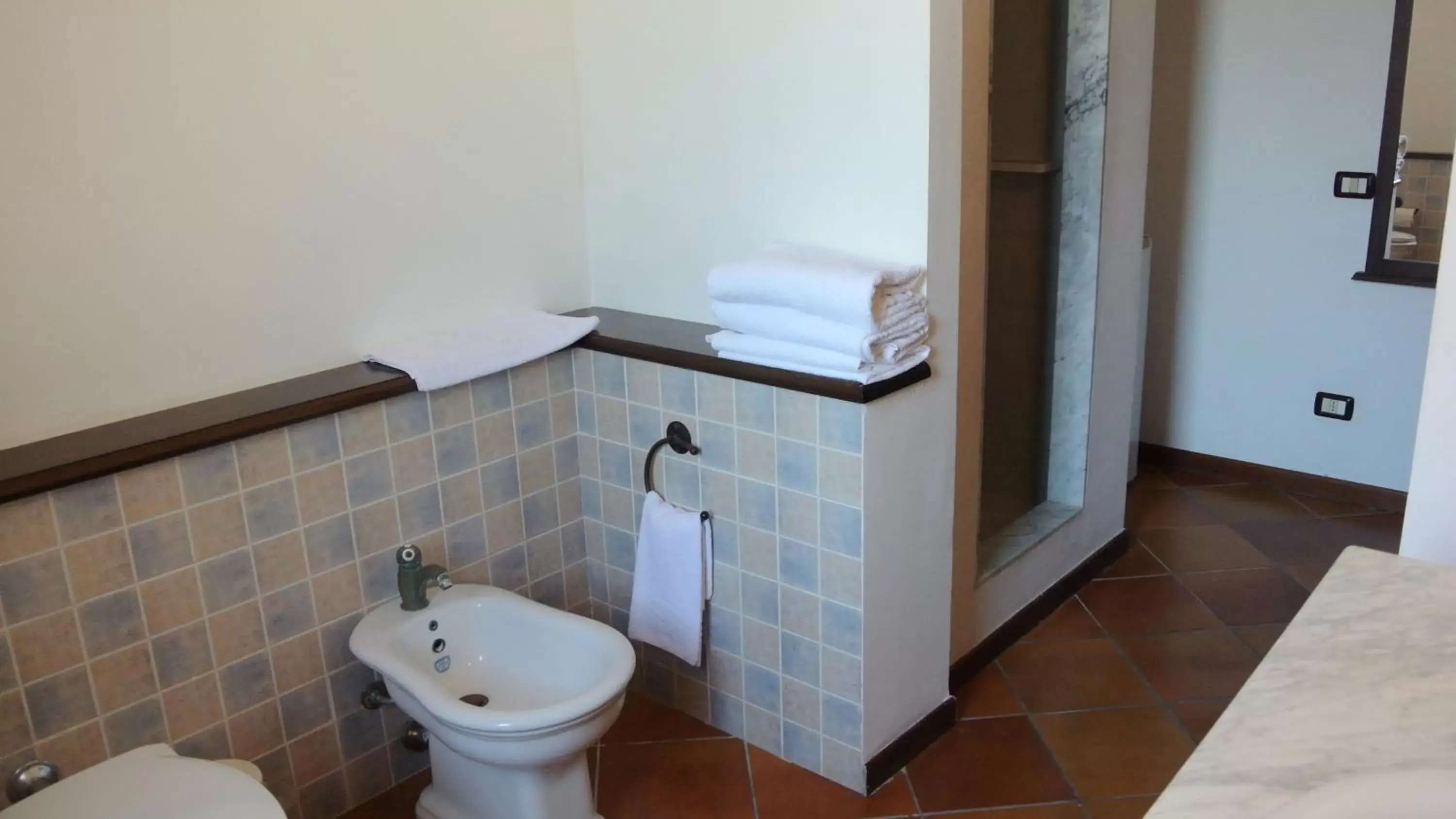 Bathroom in Villa Carlotta Resort