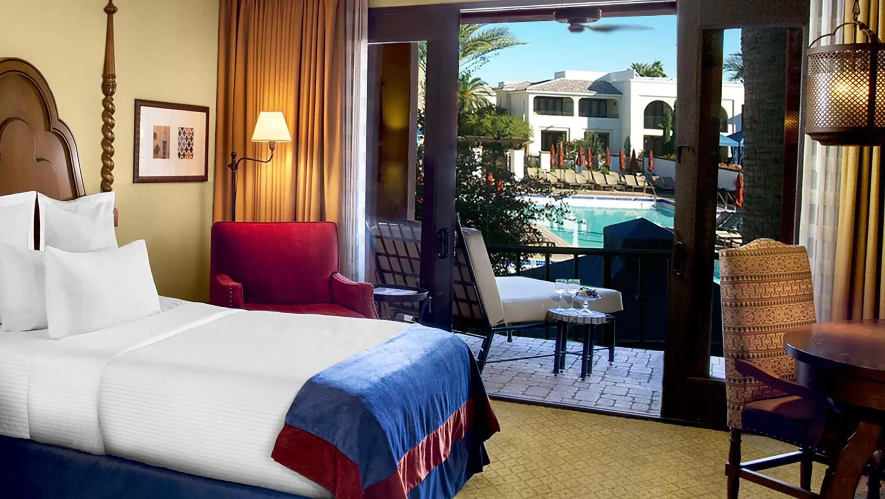 Bed in Omni Scottsdale Resort & Spa at Montelucia