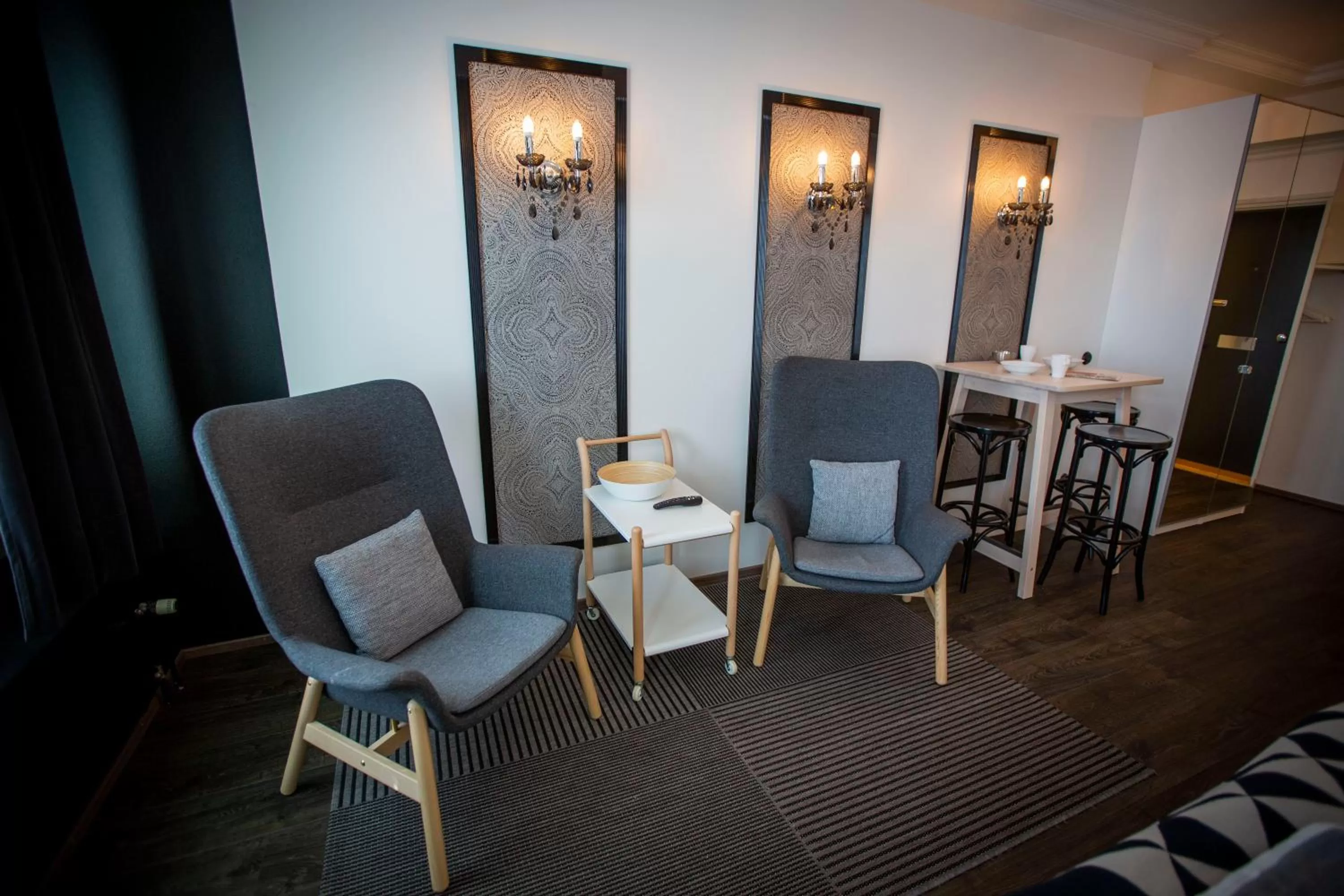 Seating area in Hotelli Olof