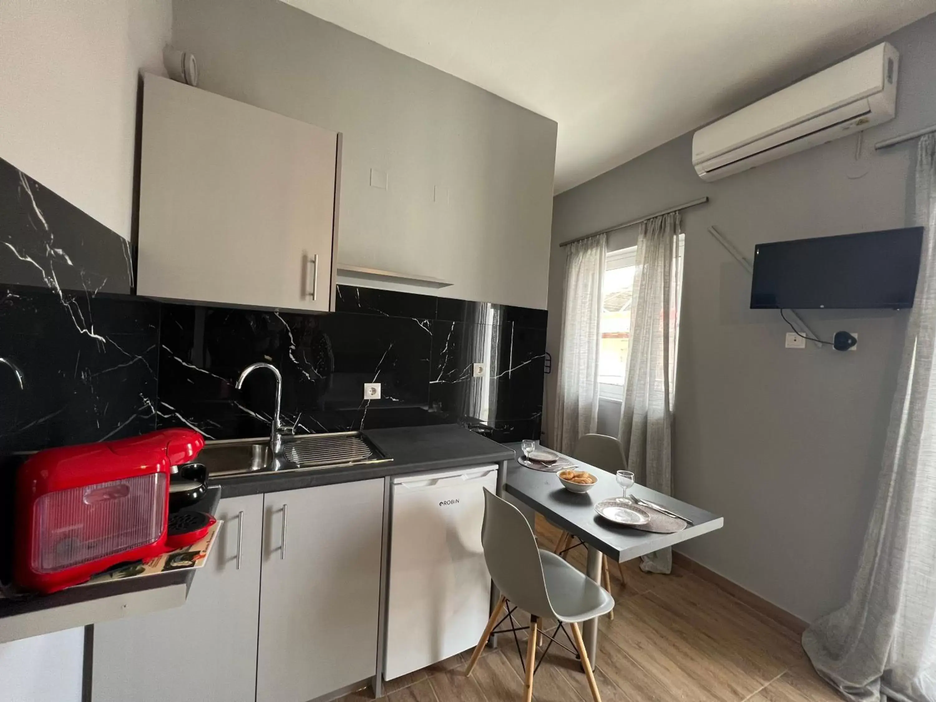 Kitchen/Kitchenette in SPN.SPIROS APARTMENTS PREVEZA