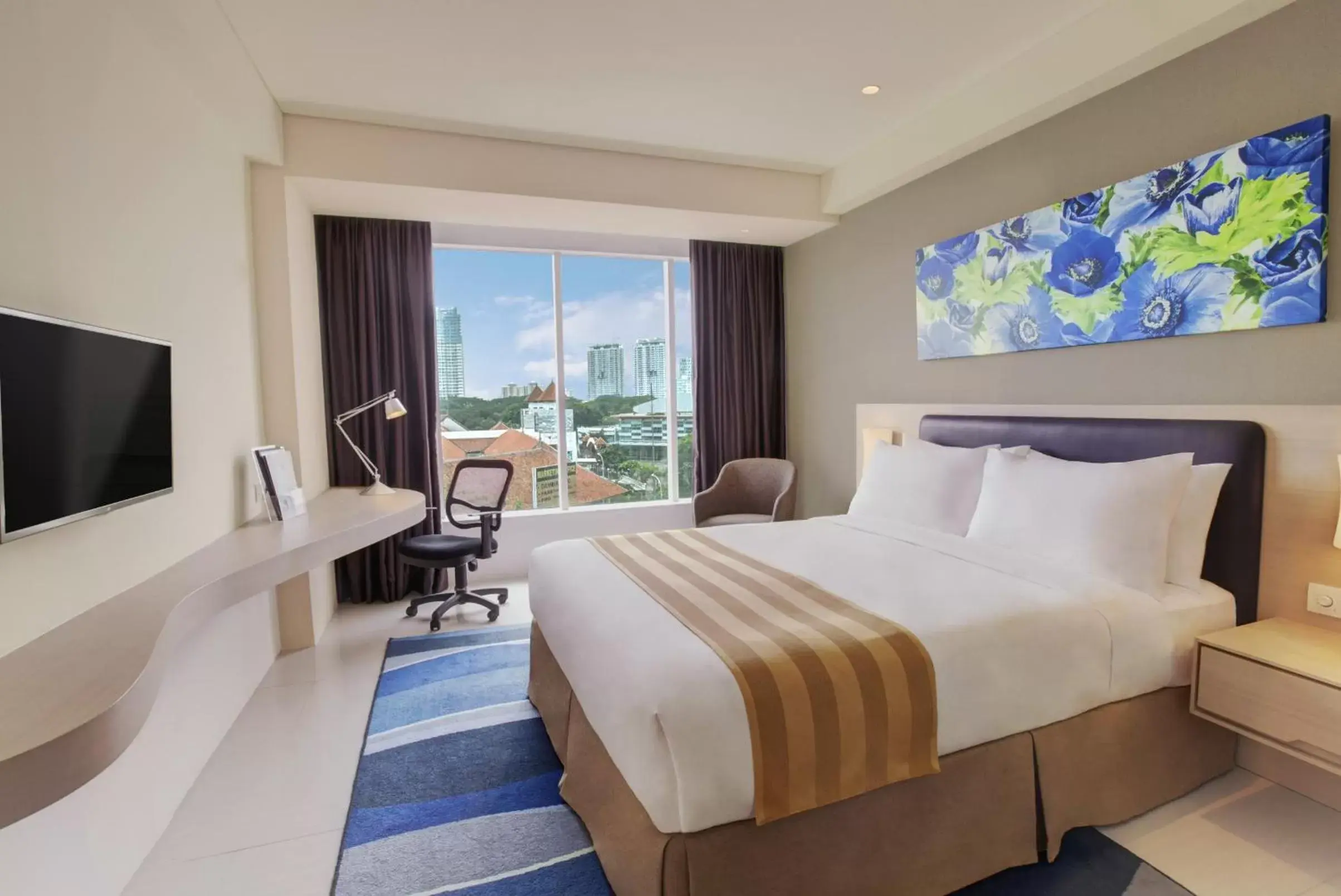 Bedroom, Bed in Holiday Inn Express Jakarta International Expo, an IHG Hotel