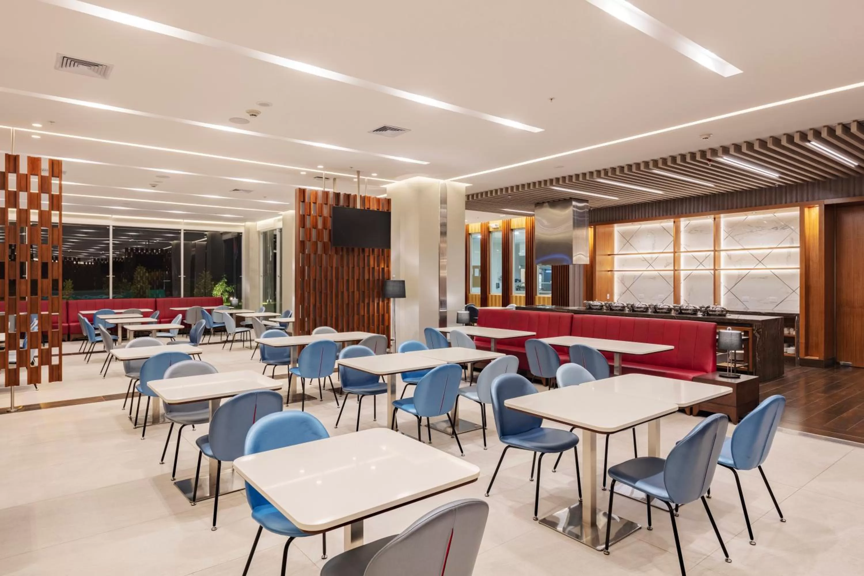 Restaurant/places to eat in Holiday Inn - Quito Airport by IHG