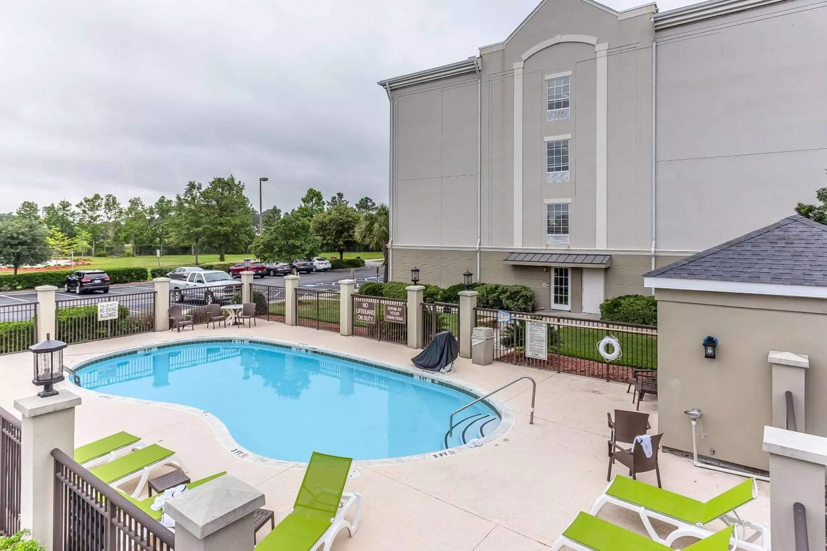 Swimming pool, Pool View in Comfort Suites Myrtle Beach Central