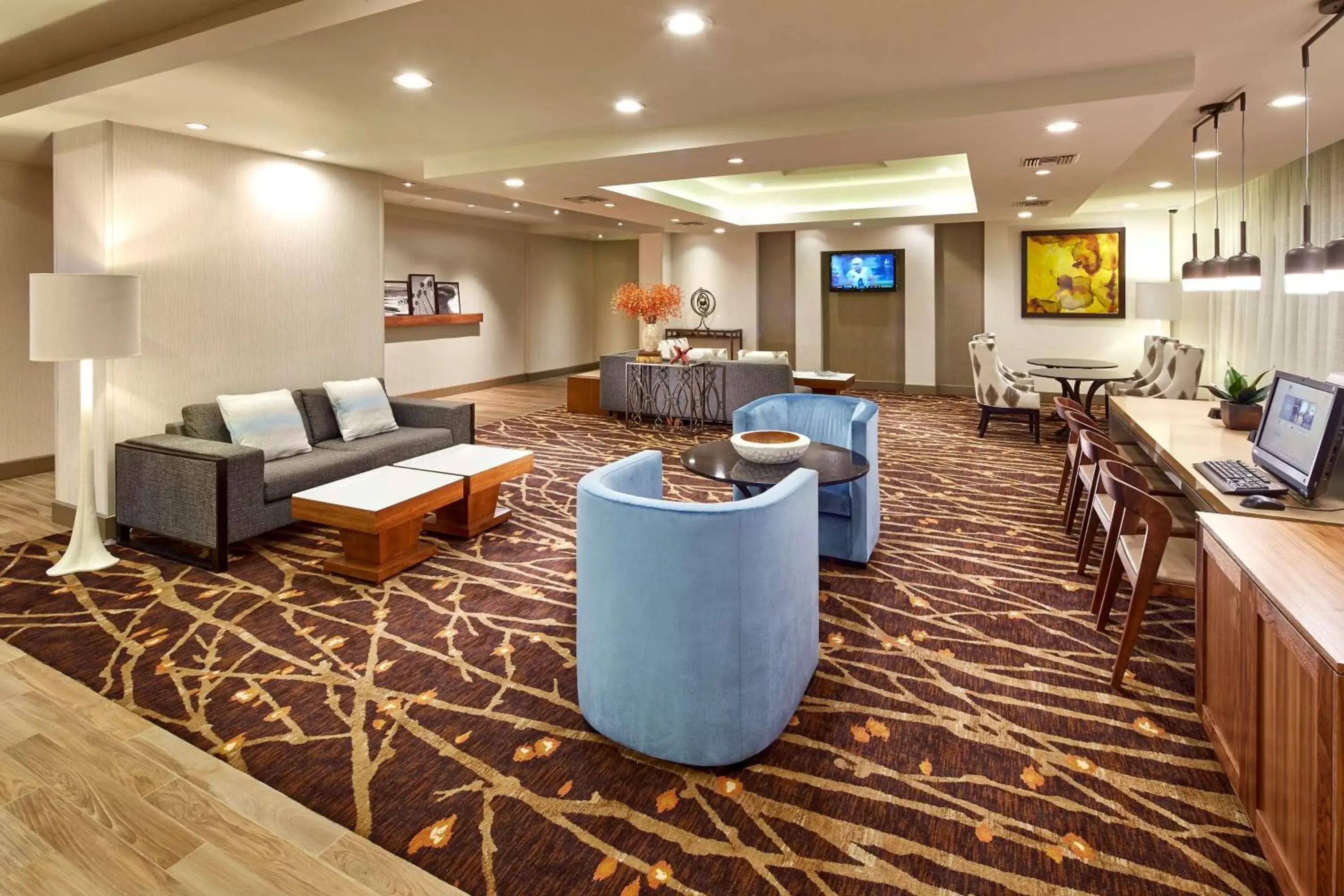 Lobby or reception in DoubleTree by Hilton LAX - El Segundo