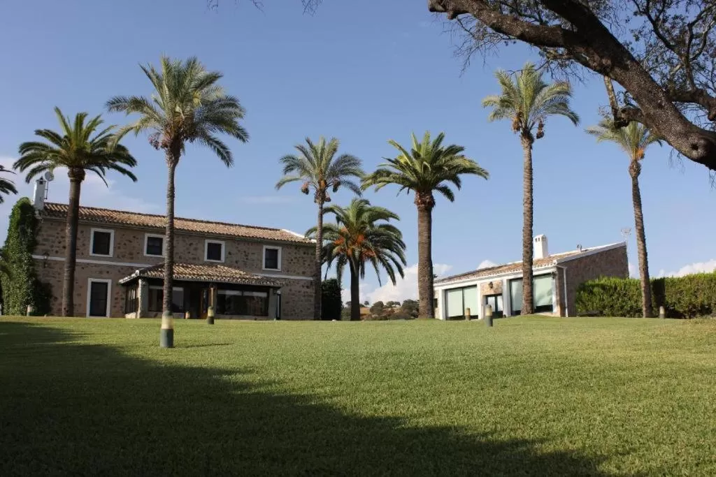 Garden, Property Building in Alojamiento Rural Finca Barral