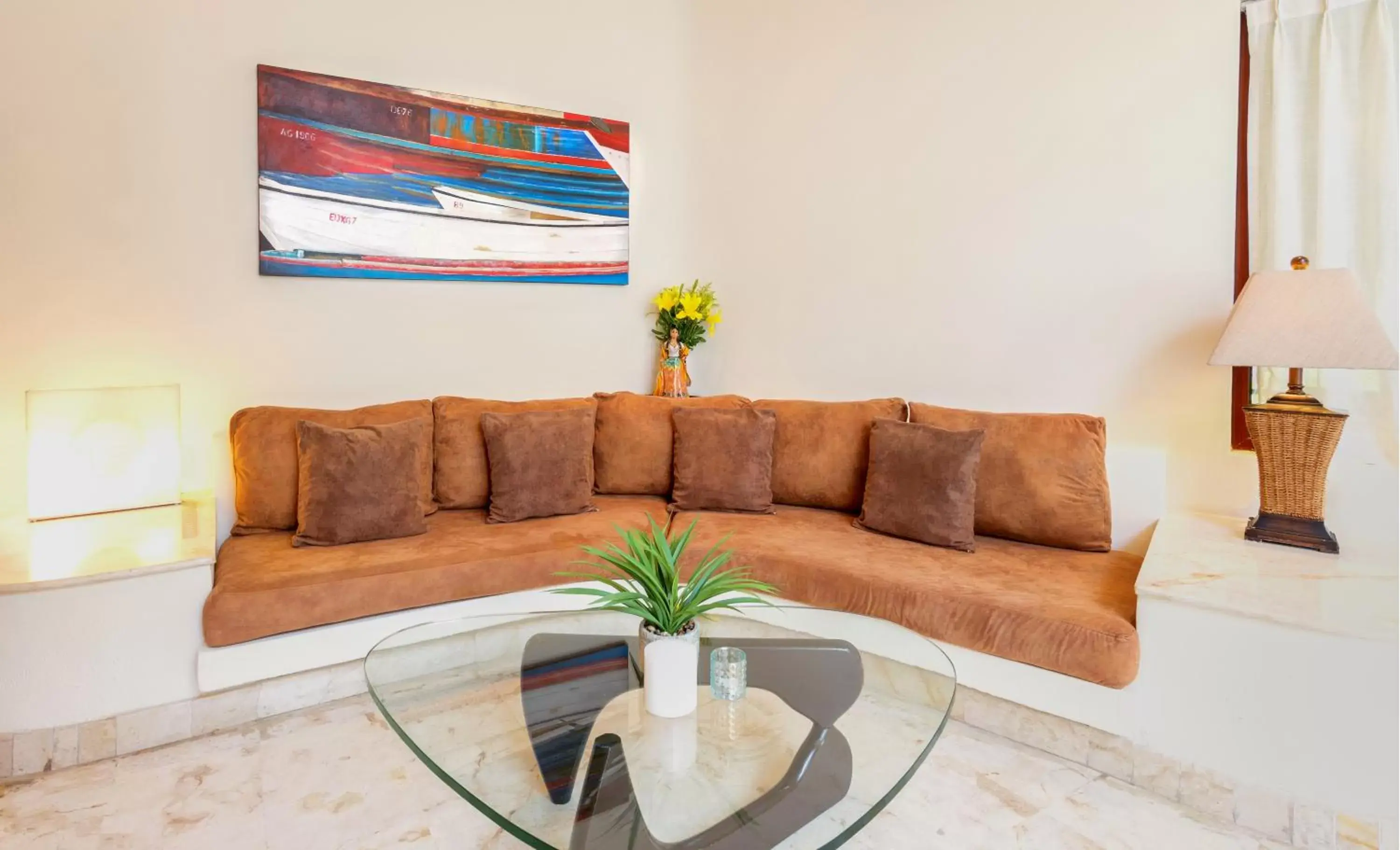 Living room, Seating Area in Maya Villa Condo Hotel and Beachclub
