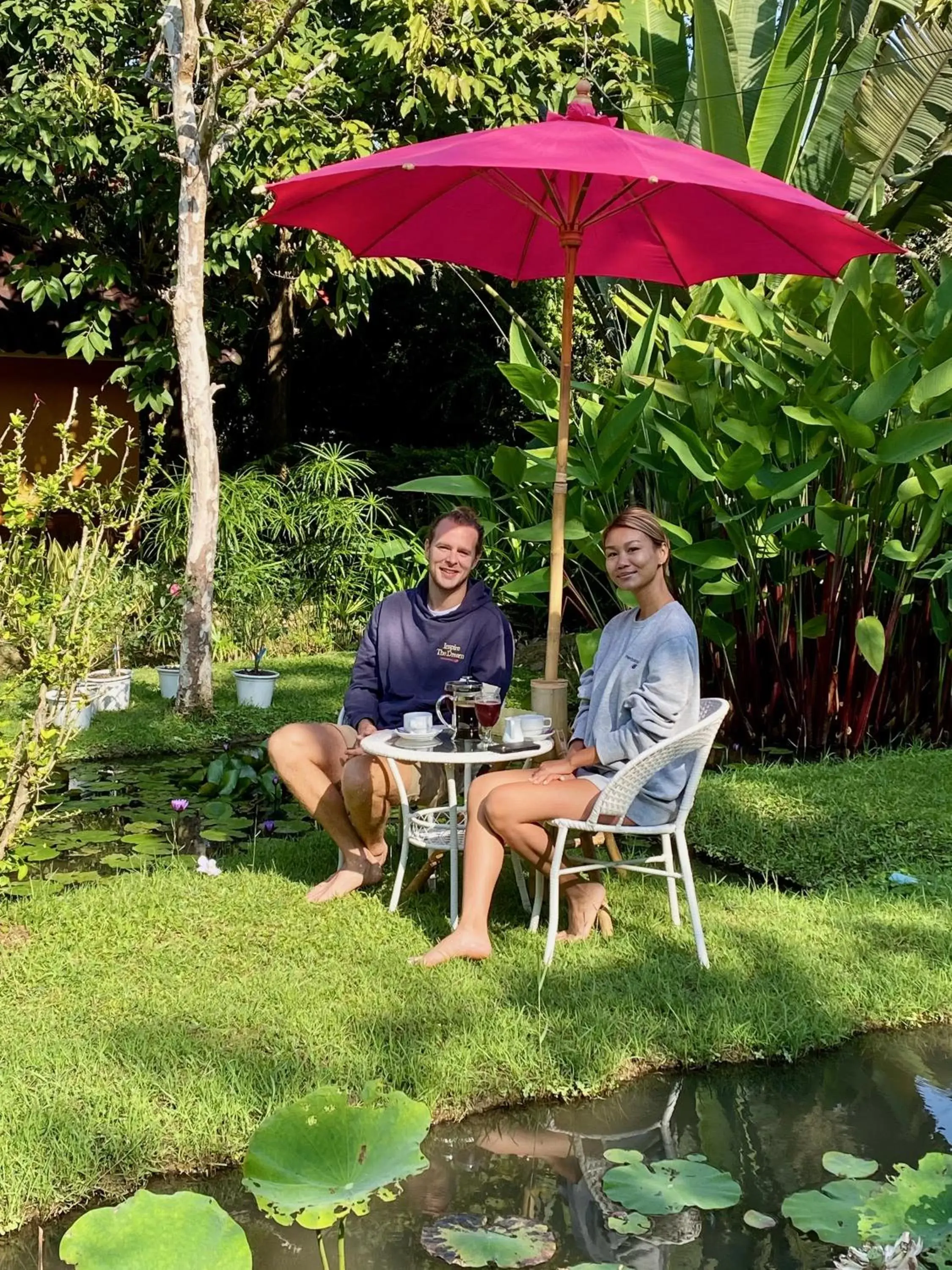 group of guests in Pura Vida Pai Resort