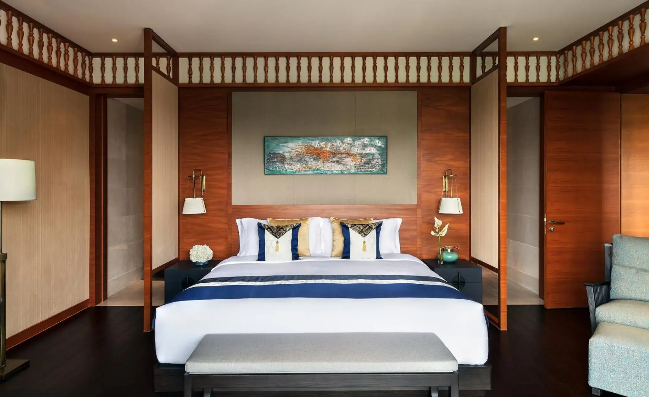 Bed in Anantara Guiyang Resort