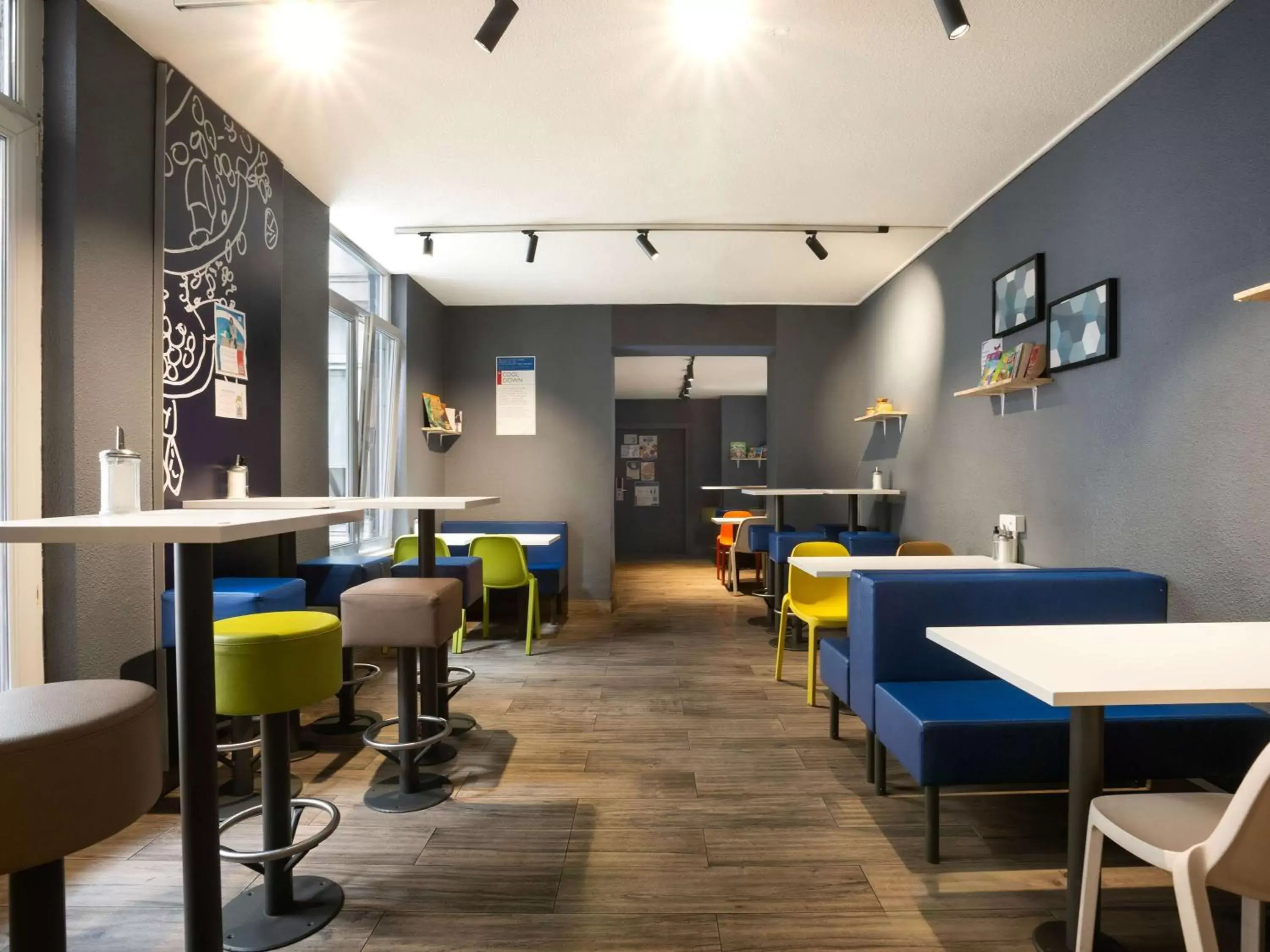 Property building, Restaurant/Places to Eat in Ibis Budget Strasbourg Centre Gare