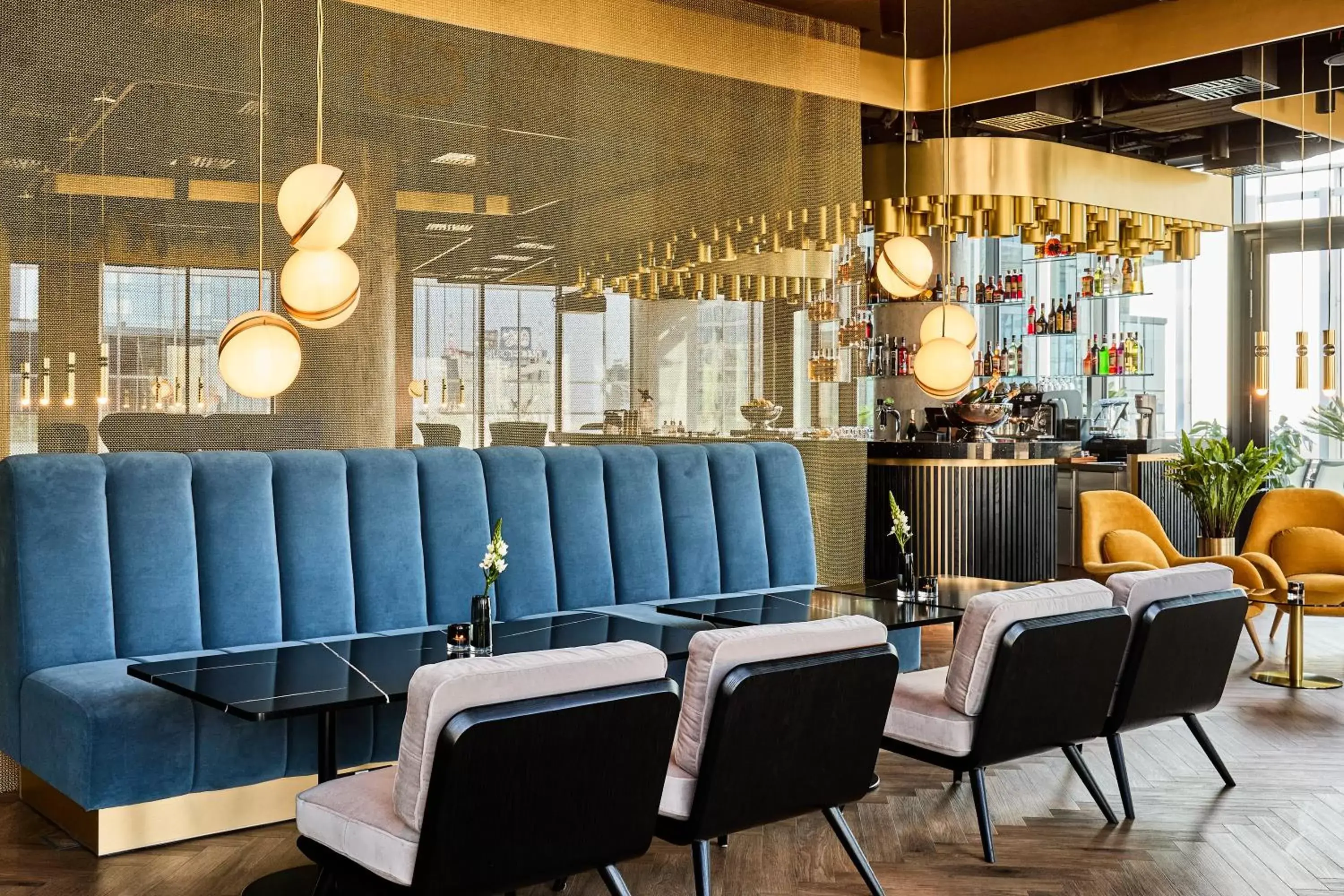 Lounge or bar in Crowne Plaza - Warsaw - The HUB, an IHG Hotel