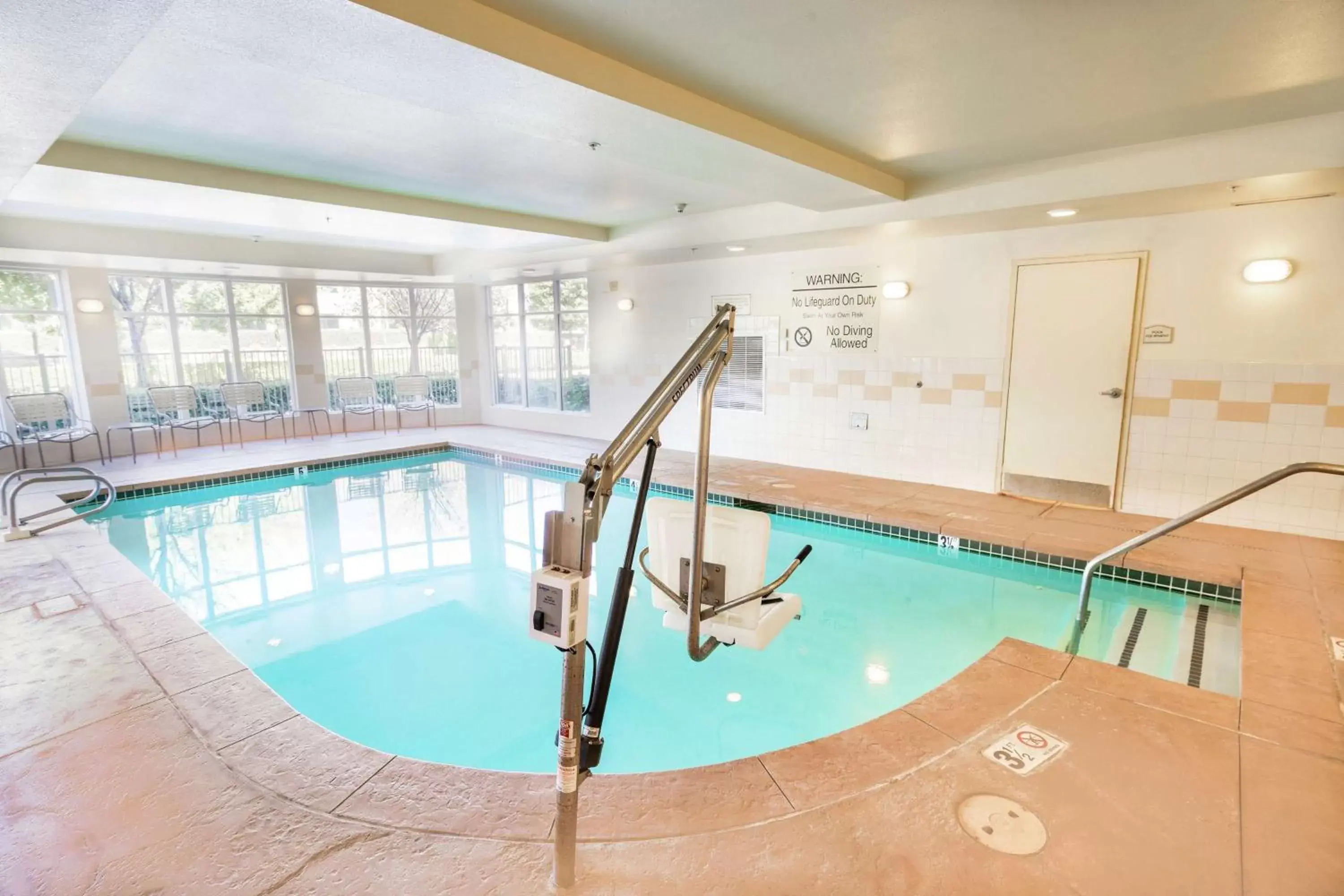 Swimming Pool in Hilton Garden Inn Ontario Rancho Cucamonga