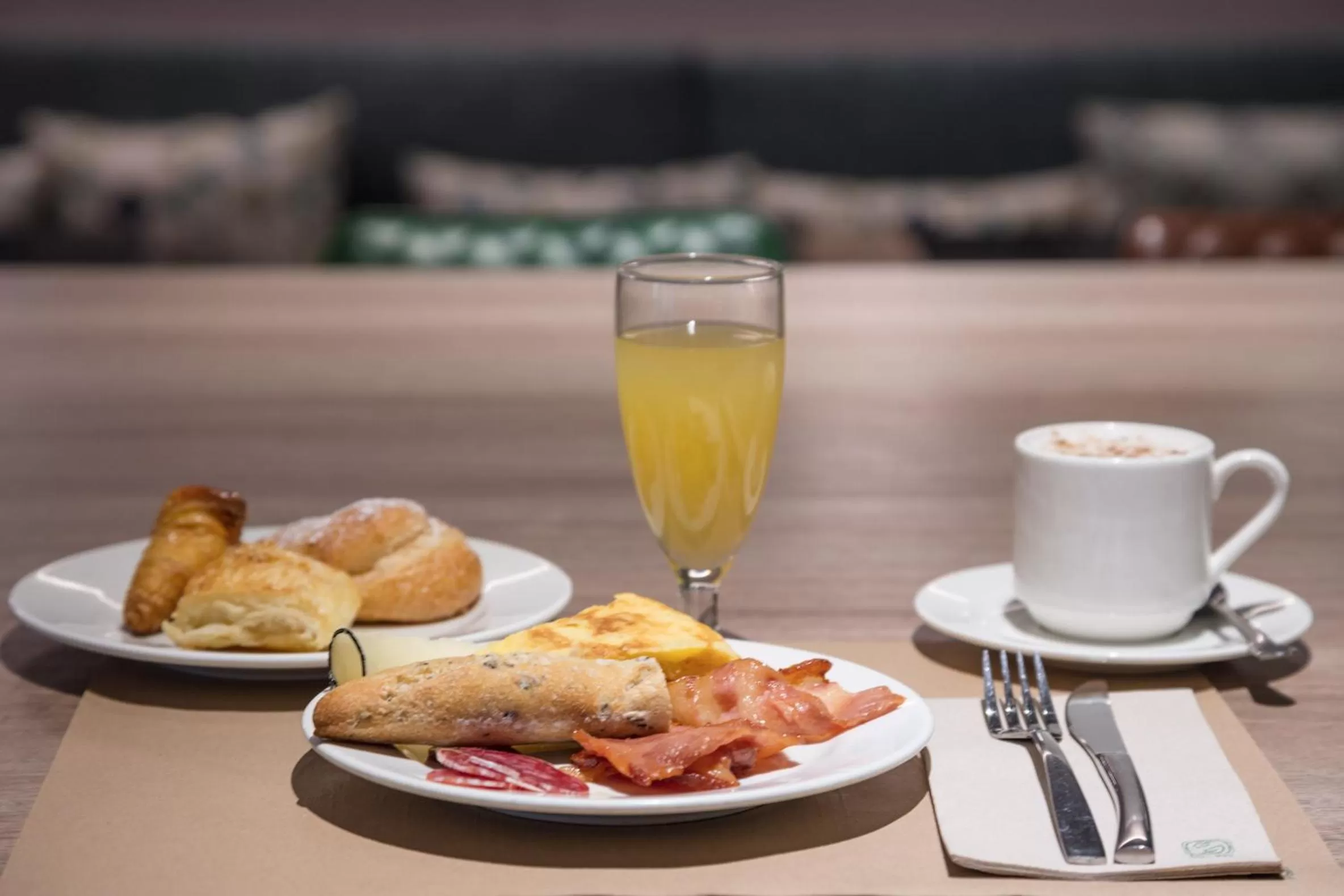 Breakfast in Hotel Via Augusta